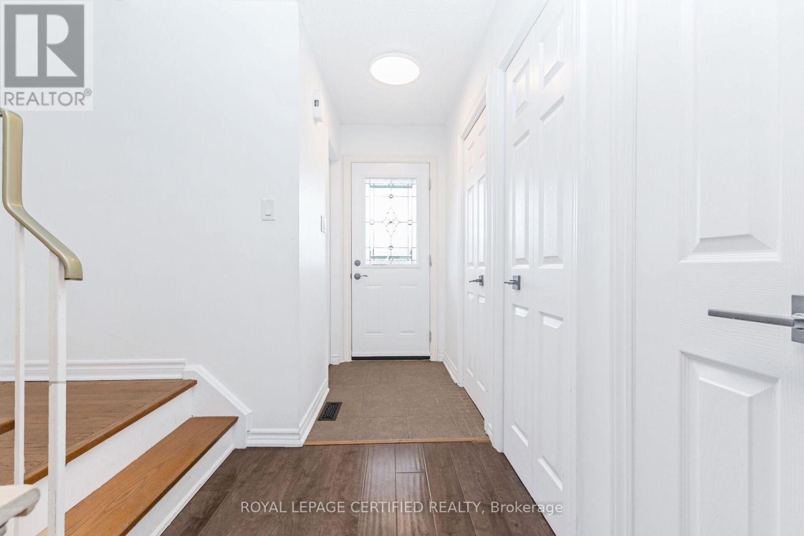 44 Village Court, Brampton, Ontario  L6W 1A6 - Photo 11 - W12577434