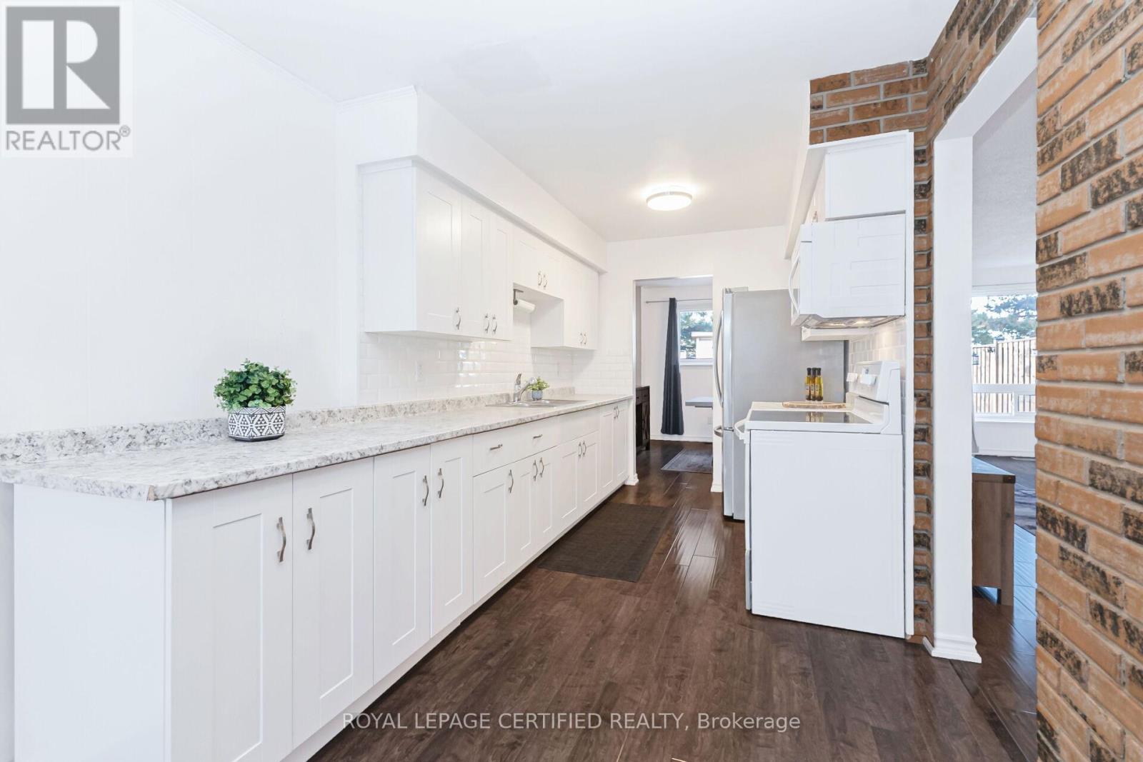 44 Village Court, Brampton, Ontario  L6W 1A6 - Photo 23 - W12577434