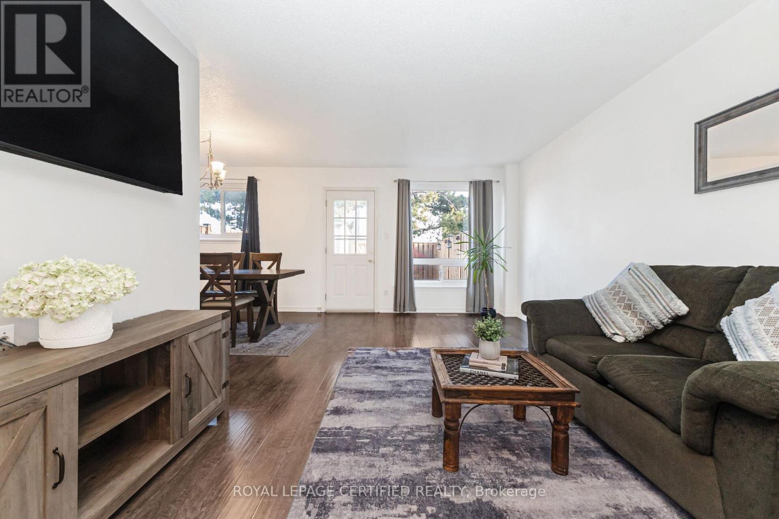 44 Village Court, Brampton, Ontario  L6W 1A6 - Photo 9 - W12577434