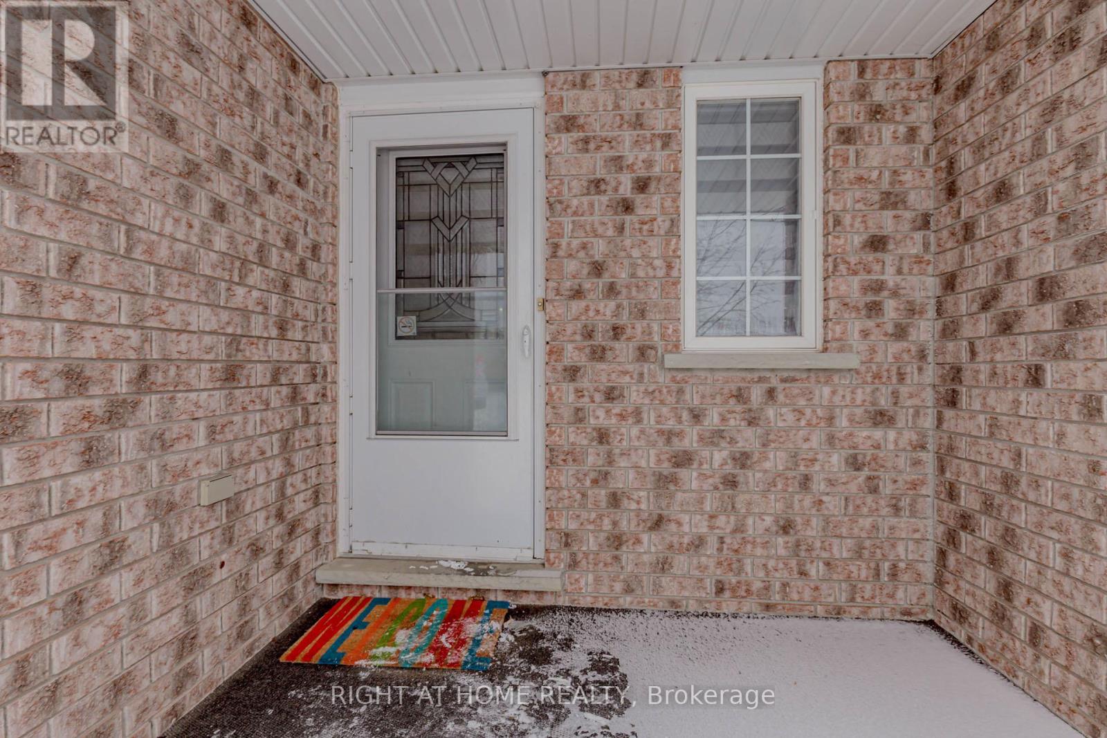 51 Hawkins Drive, Cambridge, Ontario  N1T 1Z7 - Photo 2 - X12577440