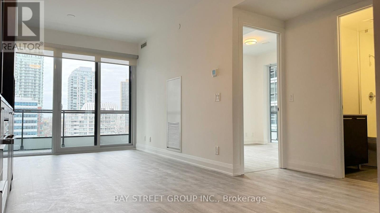 1011 - 65 Broadway Avenue, Toronto, Ontario M4P 1T9 - Photo 3 - C12577456