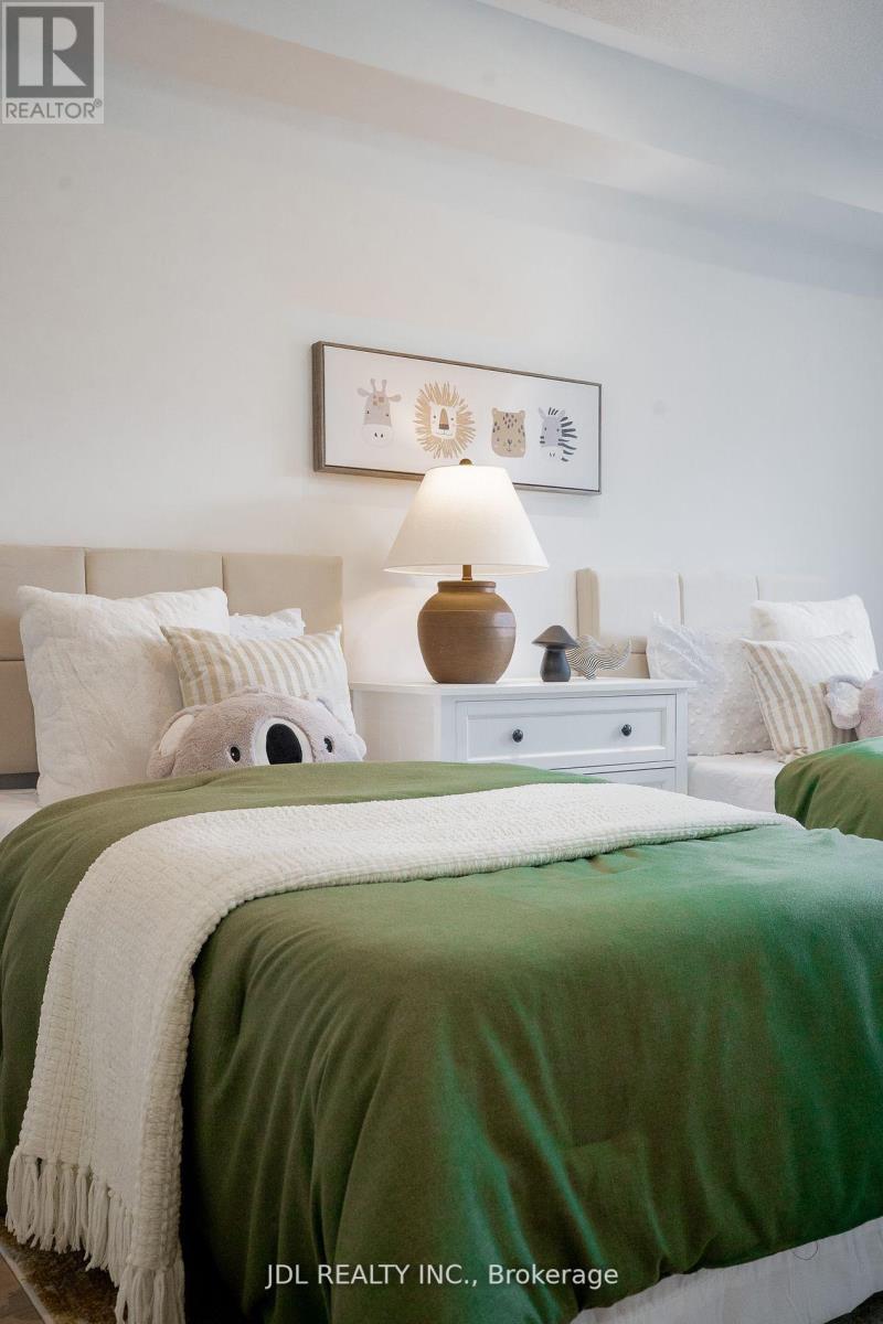 51 Routliffe Lane, Toronto, Ontario M2N 0A5 - Photo 17 - C12577468