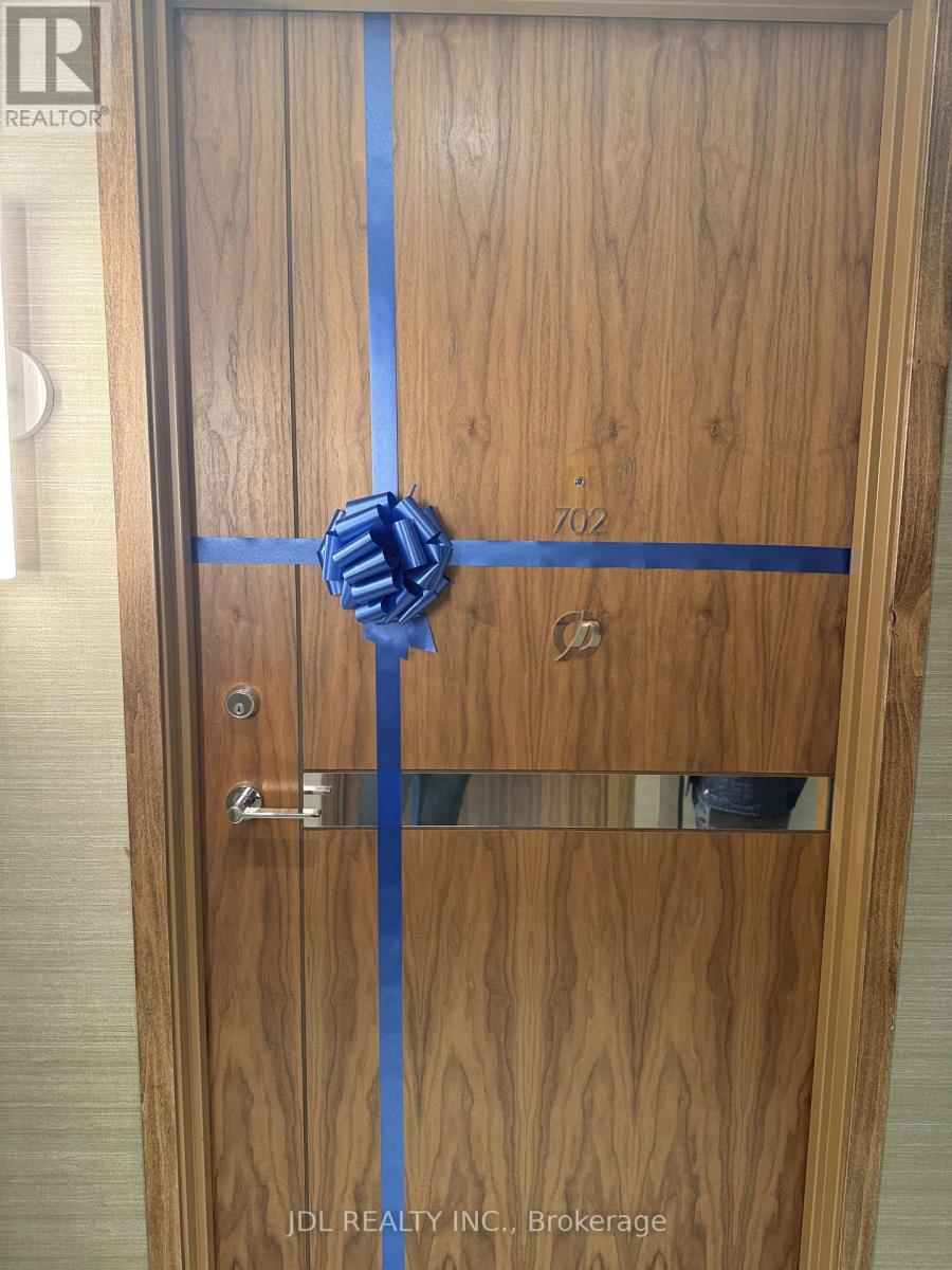 1 CONCORD CITYPLACE WAY, Toronto, Ontario