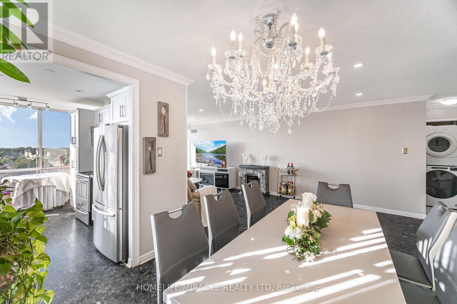 1705 - 26 Hanover Road, Brampton, Ontario  L6S 4T2 - Photo 18 - W12576920