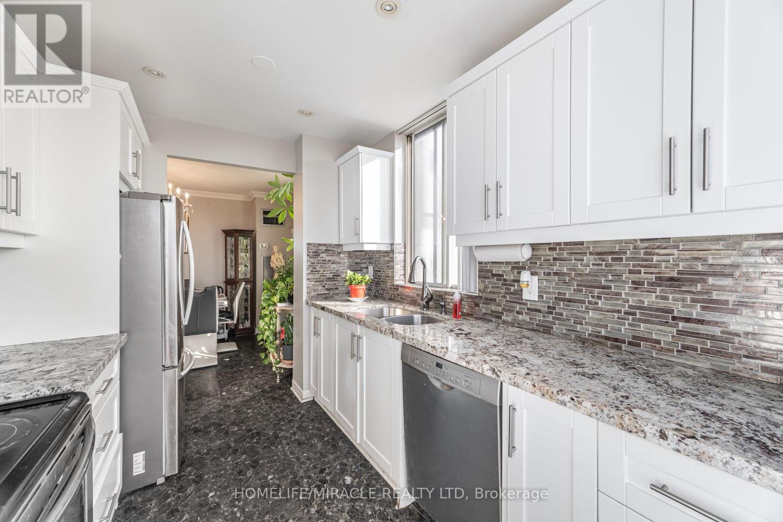 1705 - 26 Hanover Road, Brampton, Ontario  L6S 4T2 - Photo 22 - W12576920