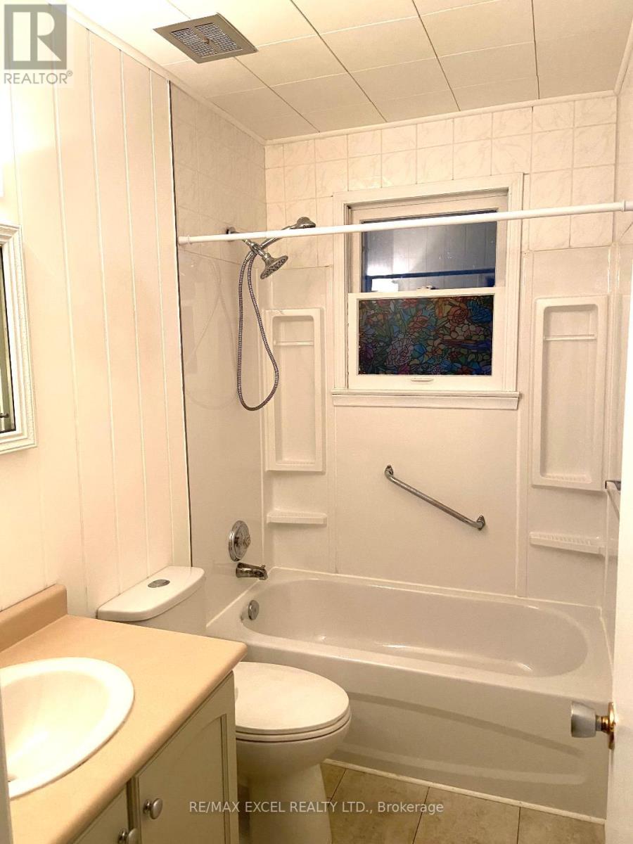 230 Boyers Side Road, Georgina, Ontario  L4P 3C8 - Photo 11 - N12577460