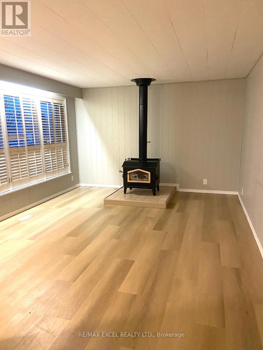 230 Boyers Side Road, Georgina, Ontario  L4P 3C8 - Photo 4 - N12577460