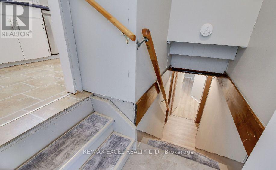 230 Boyers Side Road, Georgina, Ontario  L4P 3C8 - Photo 8 - N12577460