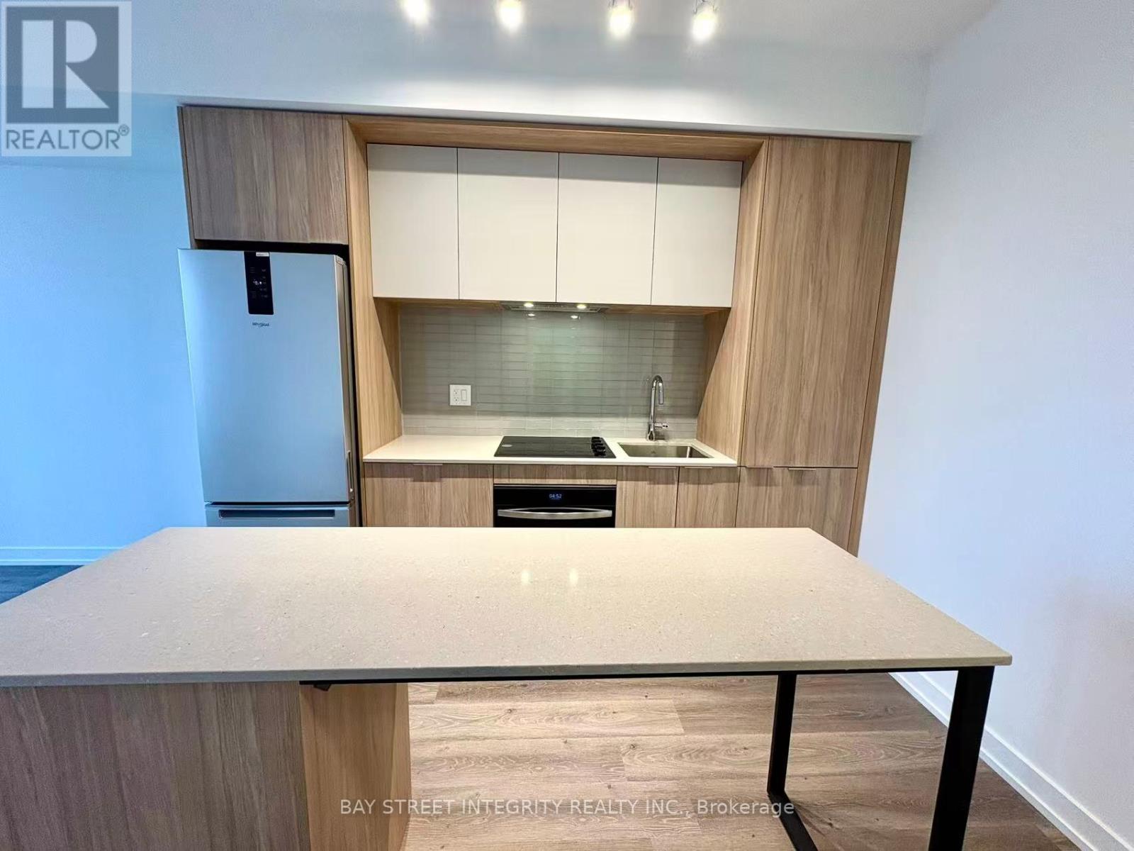 2302 - 395 Square One Drive, Mississauga, Ontario  L5B 0P6 - Photo 9 - W12577448