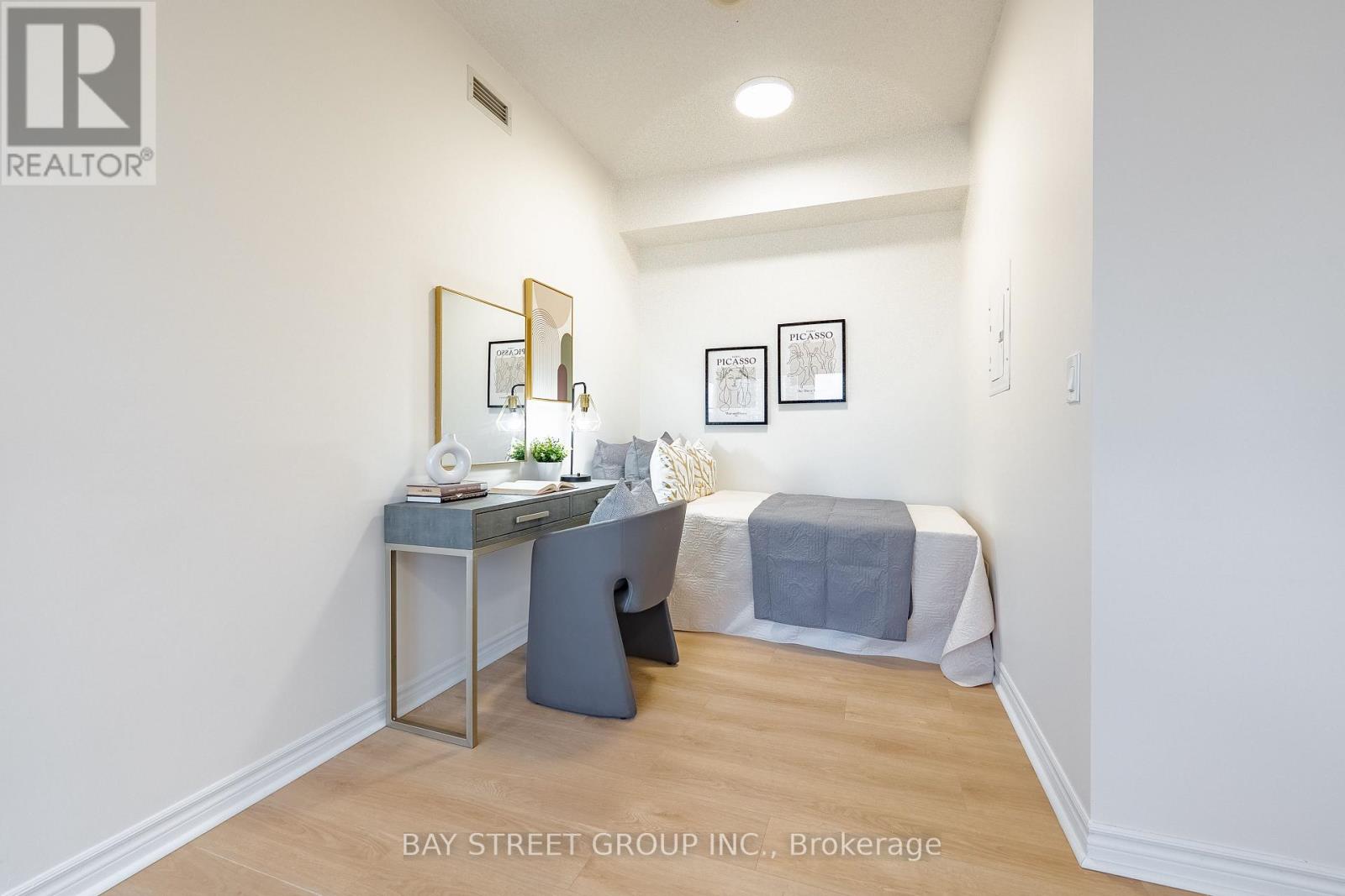 2308 - 385 Prince Of Wales Drive, Mississauga, Ontario L5B 0C6 - Photo 18 - W12577466