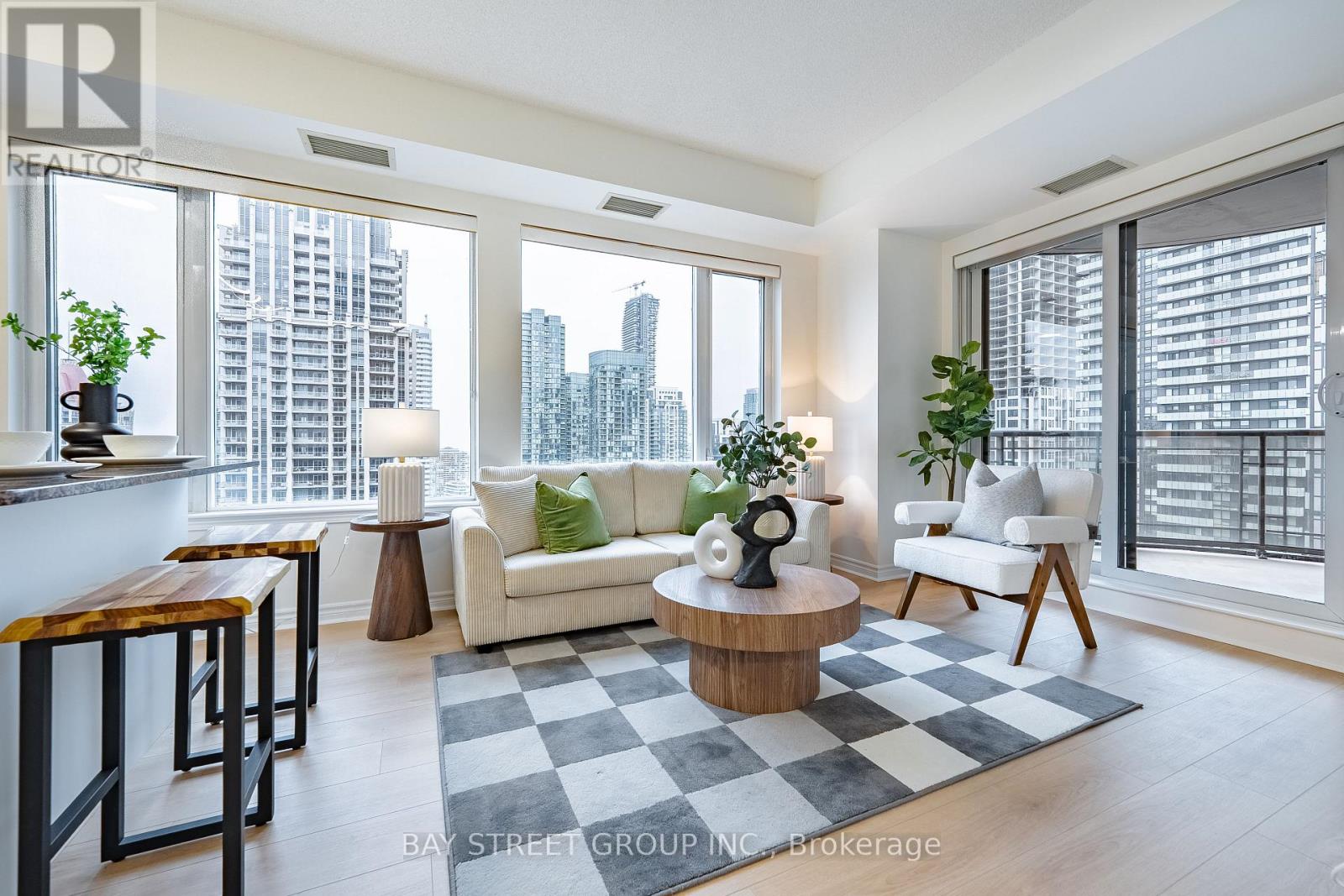 2308 - 385 Prince Of Wales Drive, Mississauga, Ontario L5B 0C6 - Photo 3 - W12577466