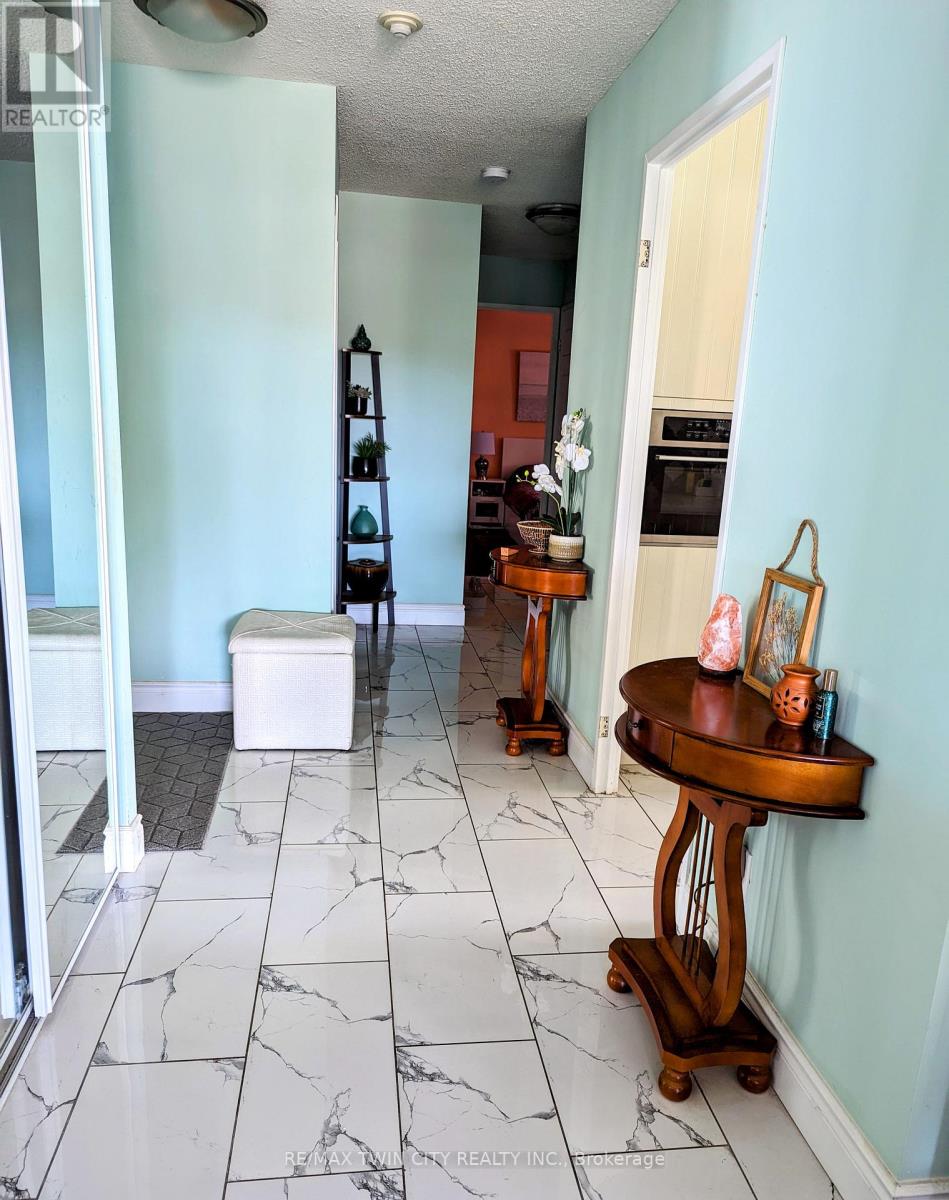 407 - 300 Keats Way, Waterloo, Ontario N2L 6E6 - Photo 25 - X12577472