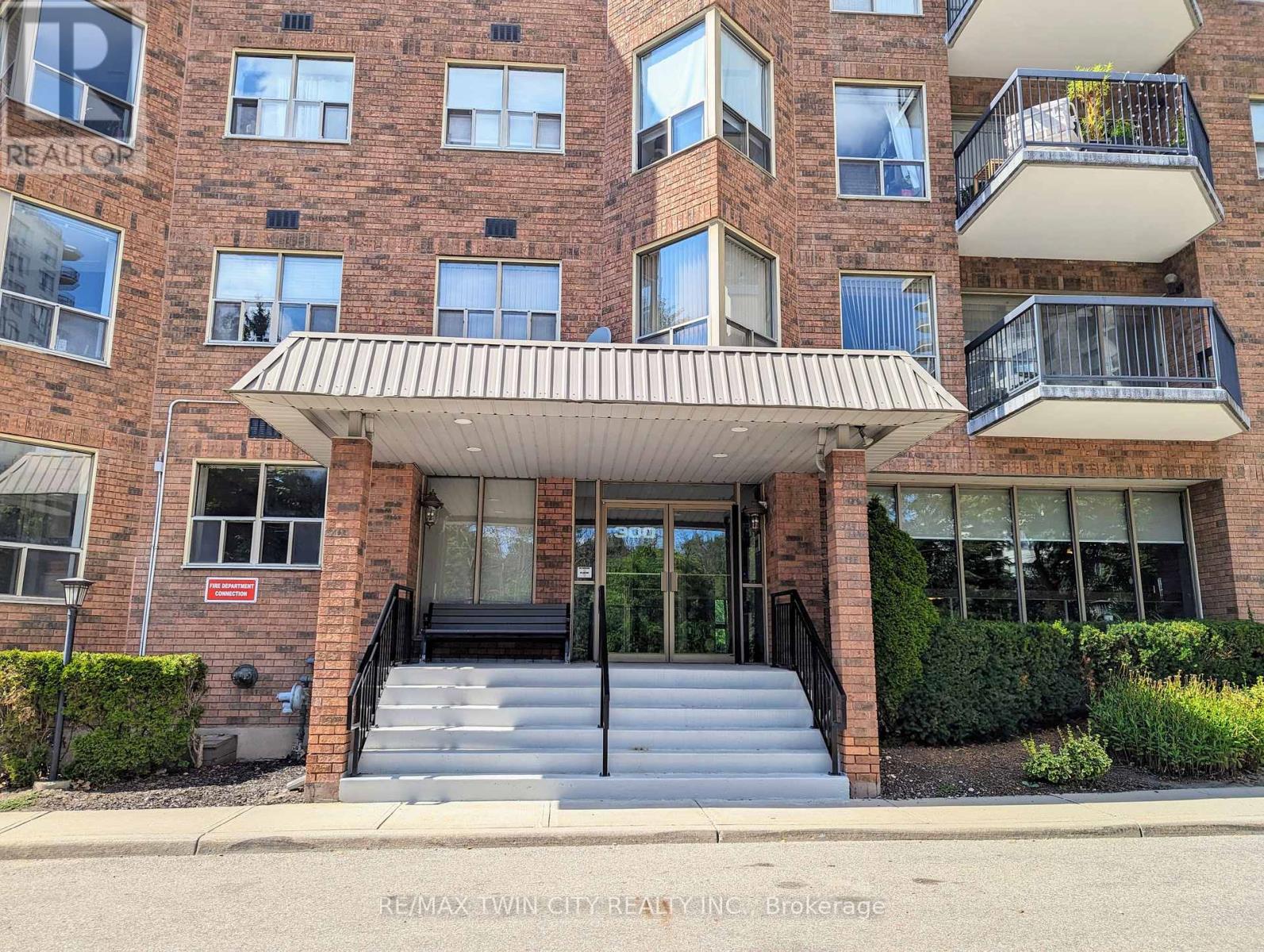 407 - 300 Keats Way, Waterloo, Ontario N2L 6E6 - Photo 3 - X12577472