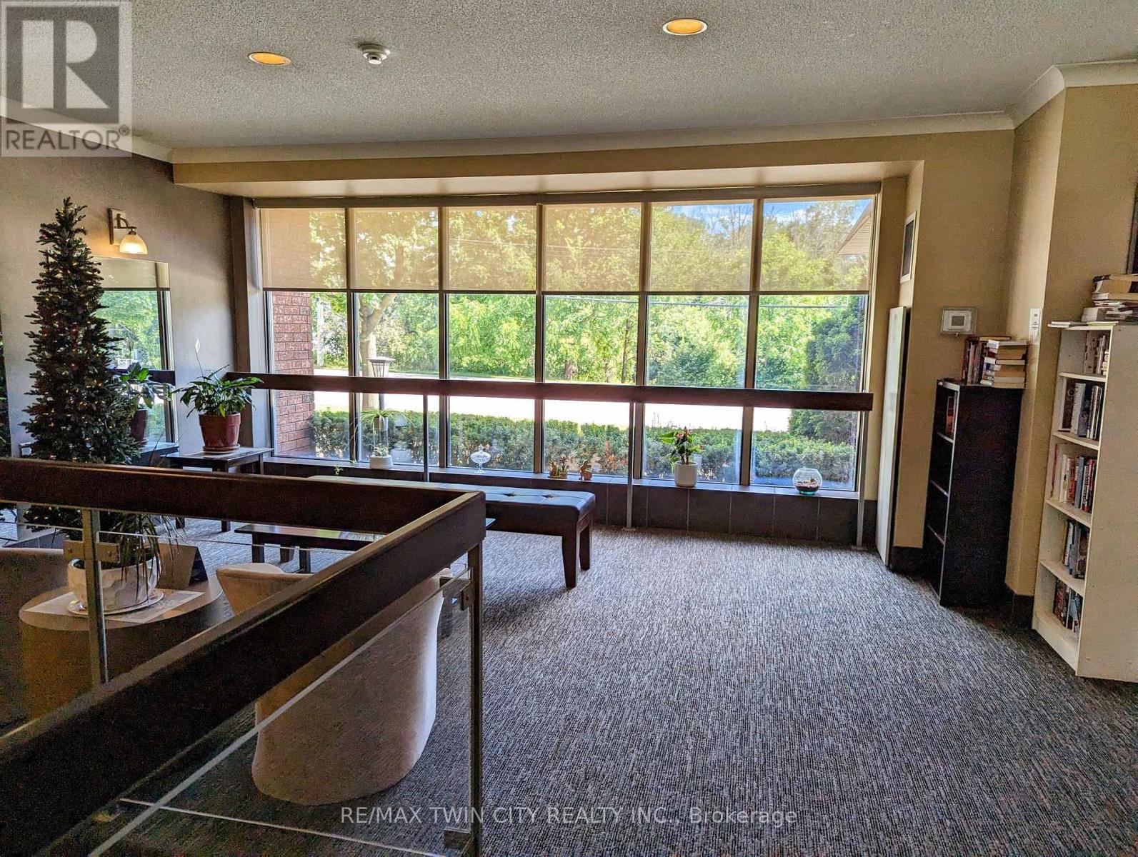 407 - 300 Keats Way, Waterloo, Ontario N2L 6E6 - Photo 4 - X12577472