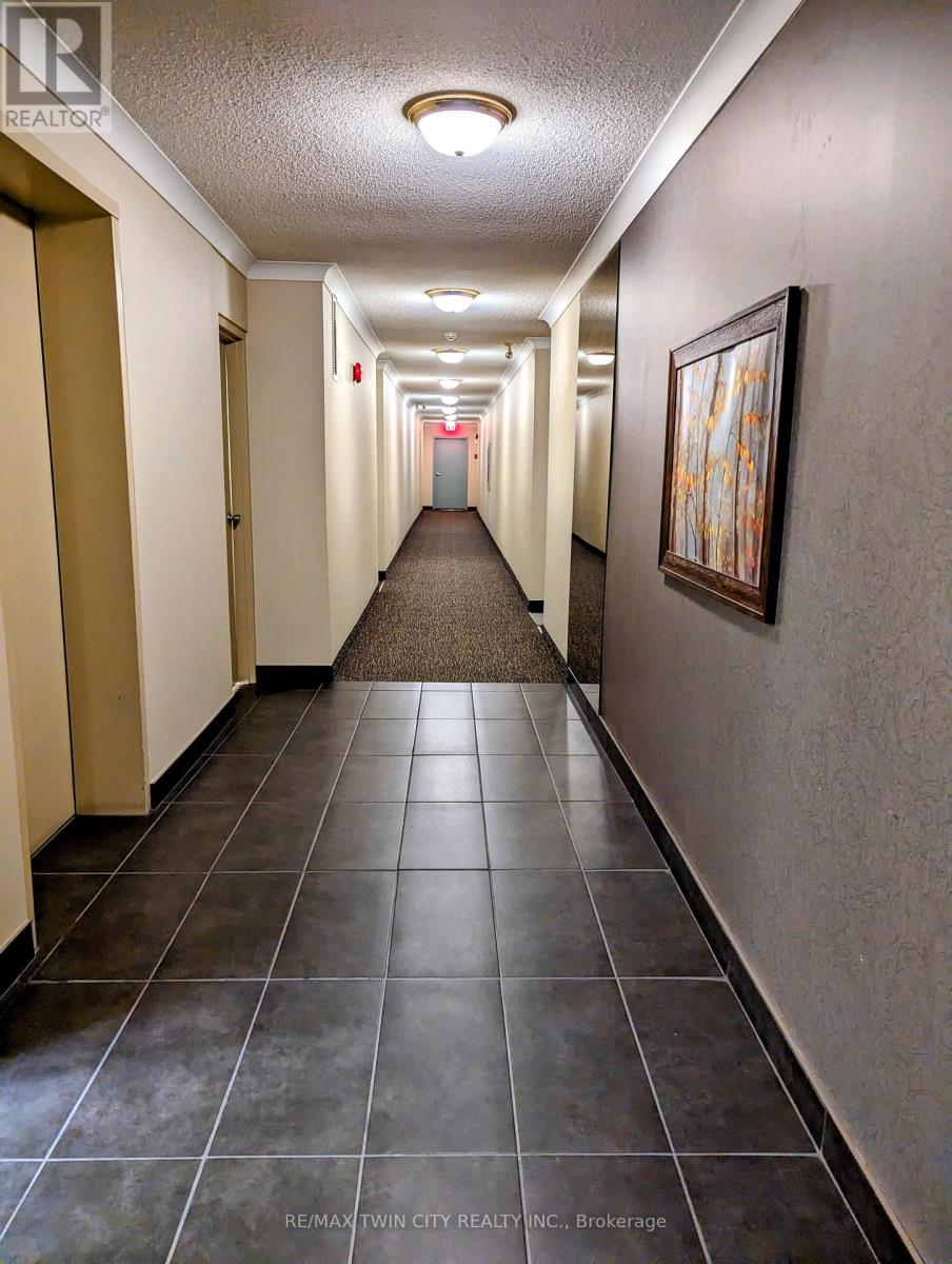 407 - 300 Keats Way, Waterloo, Ontario N2L 6E6 - Photo 6 - X12577472