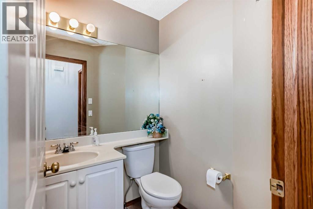 42 Sierra Nevada Green Sw, Calgary, Alberta  T3H 3R1 - Photo 24 - A2232235