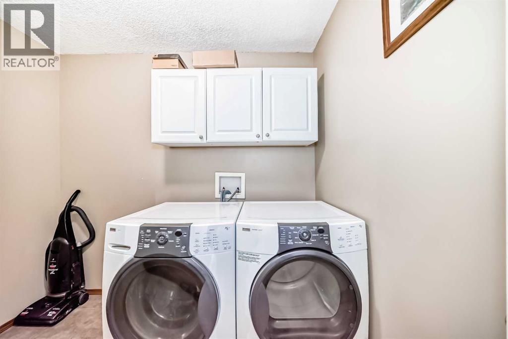 42 Sierra Nevada Green Sw, Calgary, Alberta  T3H 3R1 - Photo 25 - A2232235