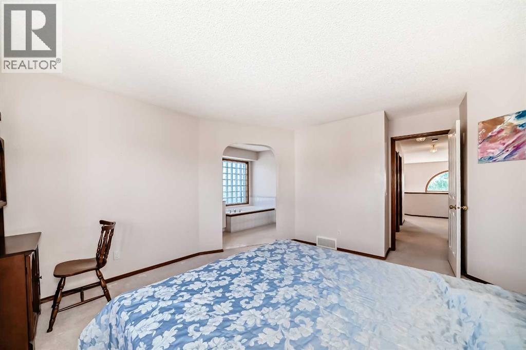 42 Sierra Nevada Green Sw, Calgary, Alberta  T3H 3R1 - Photo 29 - A2232235