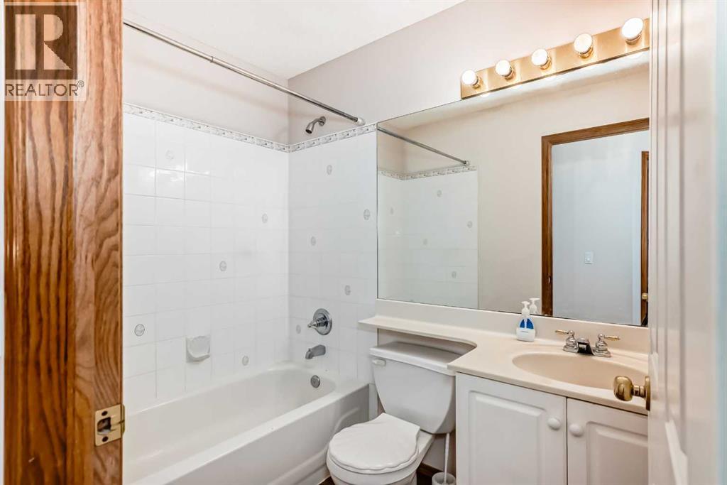 42 Sierra Nevada Green Sw, Calgary, Alberta  T3H 3R1 - Photo 39 - A2232235