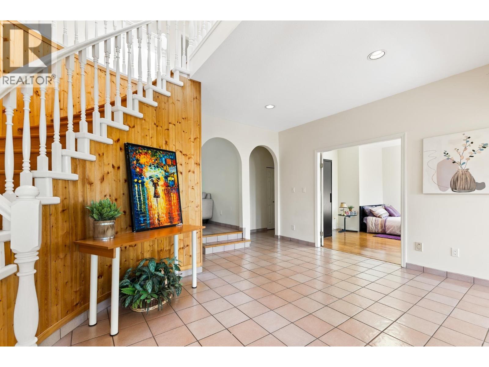 5843 Carson Street, Burnaby, British Columbia V5J 2Z7 - Photo 3 - R3070197