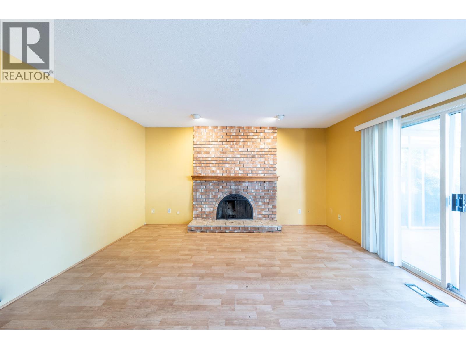 8691 Doulton Place, Richmond, British Columbia  V7C 5A3 - Photo 4 - R3059329