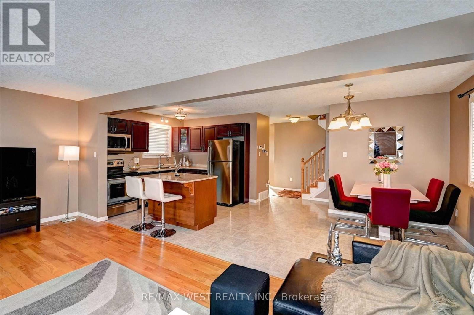 10 Verona Street, Kitchener, Ontario  N2R 1T4 - Photo 10 - X12574782