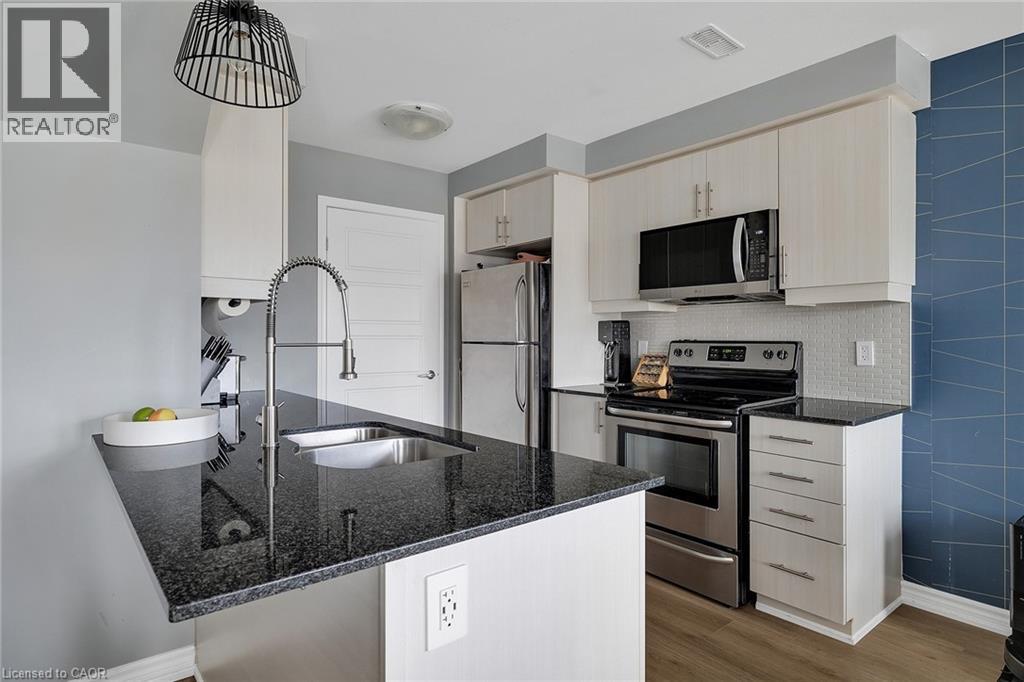 904 Apple Hill Lane, Kitchener, Ontario  N2R 1P6 - Photo 5 - 40790484