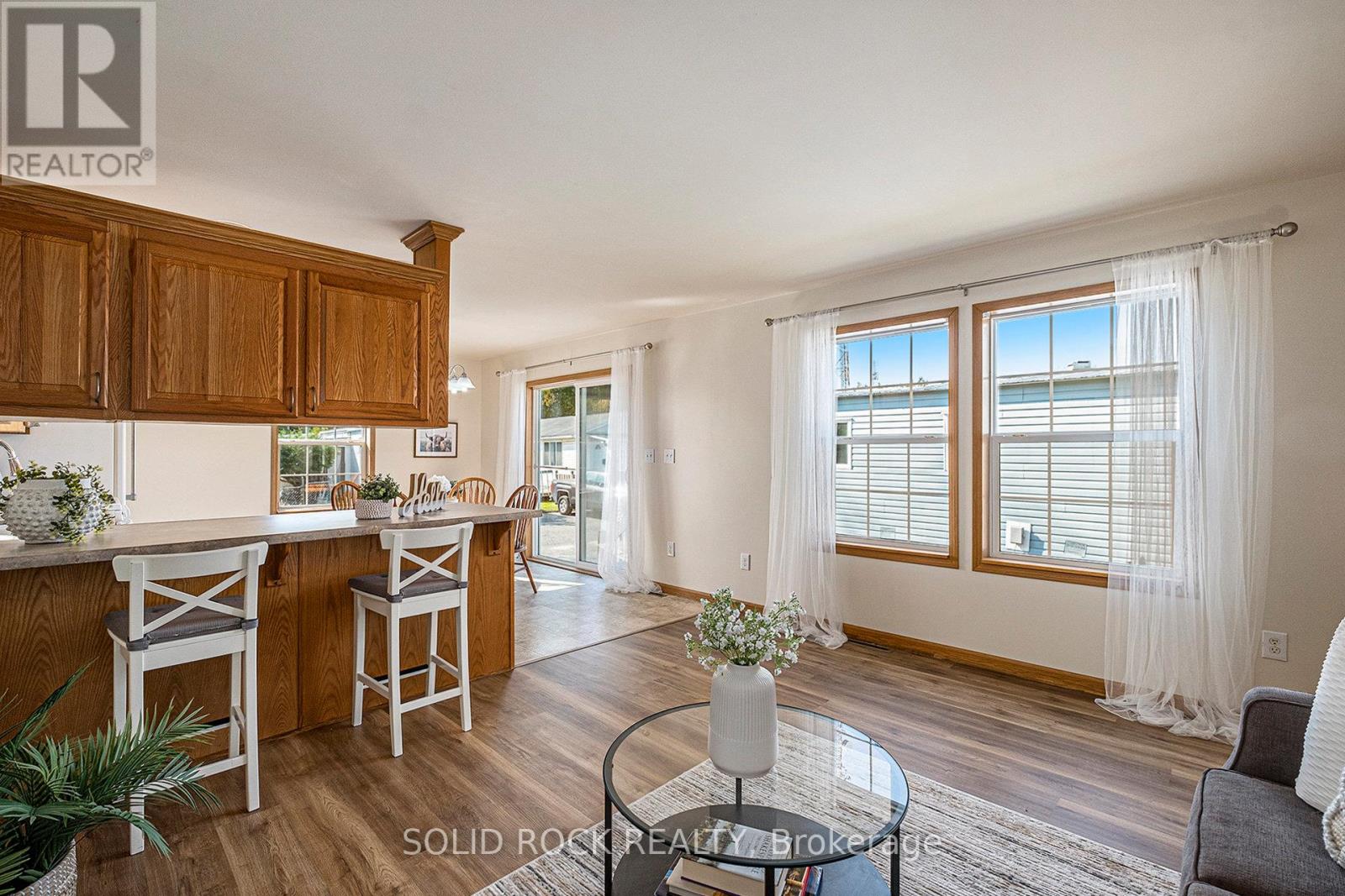 65 Vanier Road, Ottawa, Ontario  K2H 7P6 - Photo 6 - X12577552