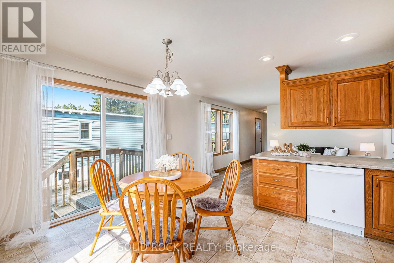 65 Vanier Road, Ottawa, Ontario  K2H 7P6 - Photo 9 - X12577552