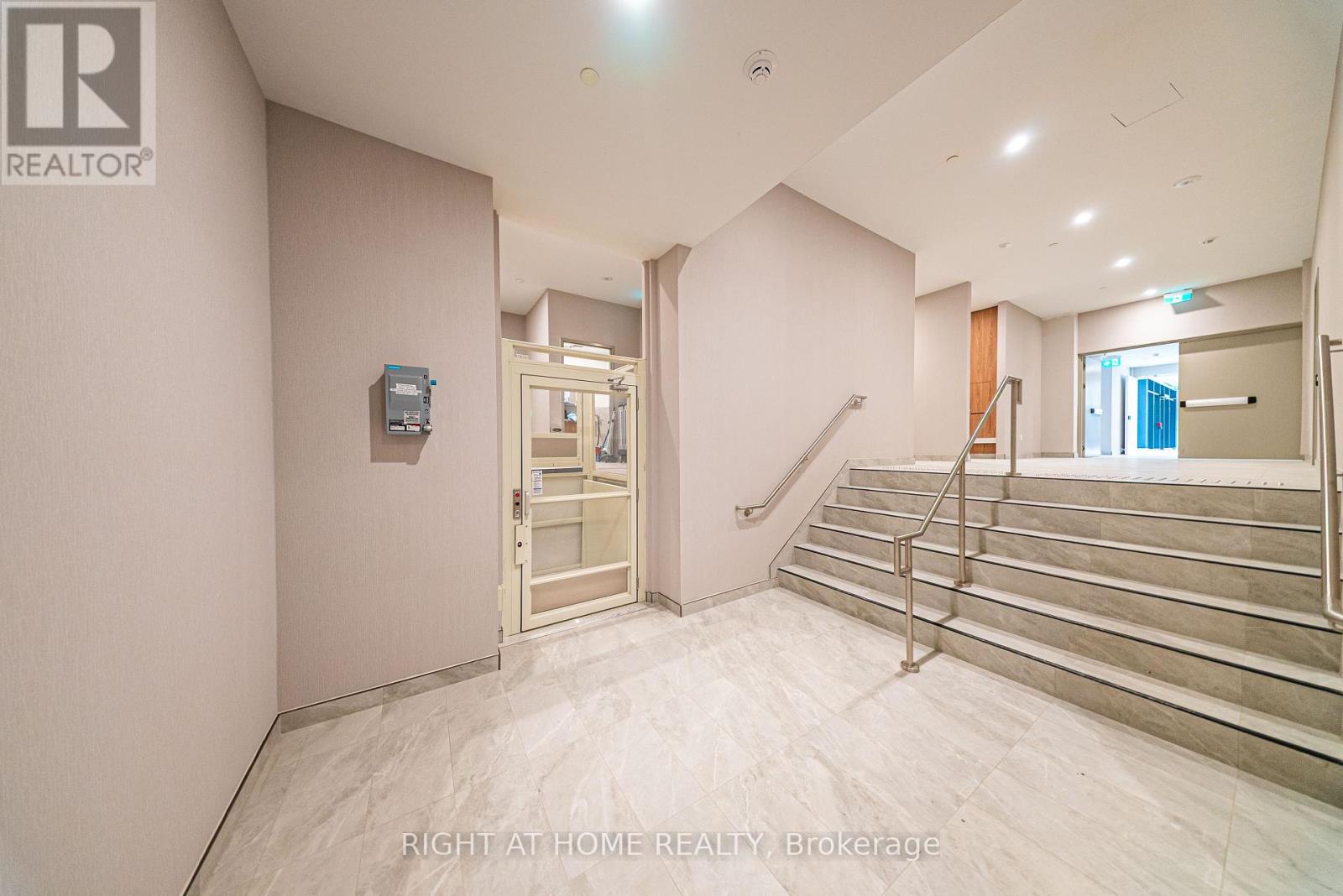 914 - 1 Quarrington Lane, Toronto, Ontario  M3C 0S4 - Photo 6 - C12577510