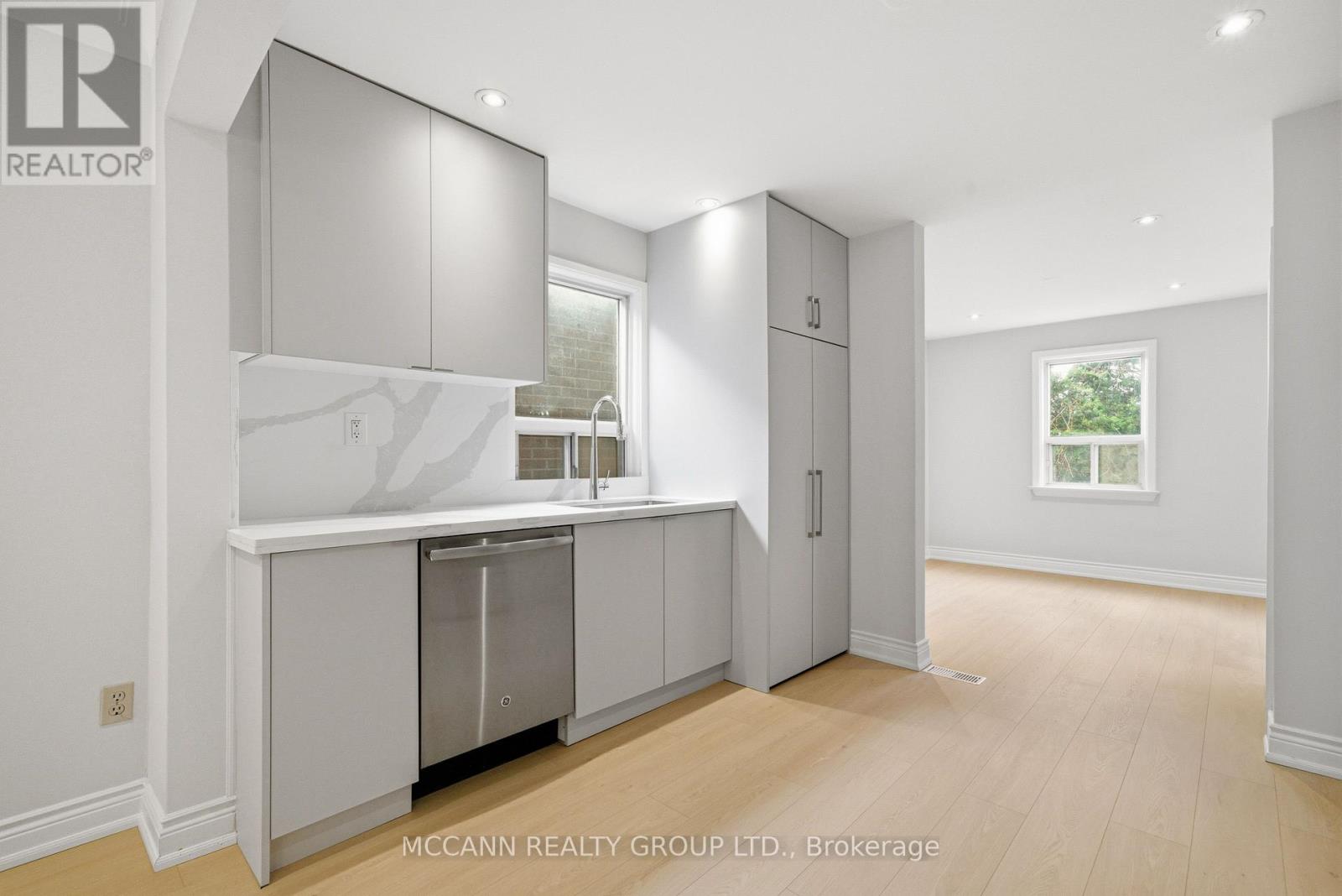 Mn&2nd - 496 Northcliffe Boulevard, Toronto, Ontario  M6E 3L5 - Photo 12 - C12577518