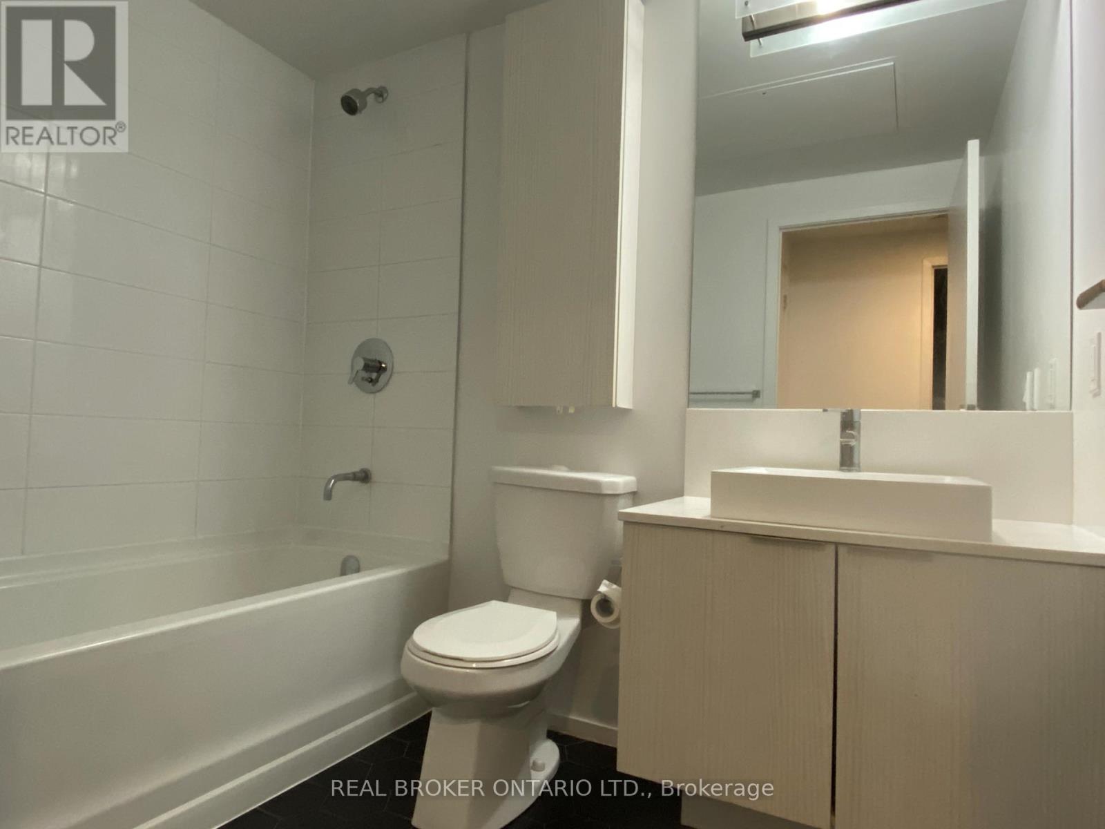 1607 - 68 Shuter Street, Toronto, Ontario  M5B 1B4 - Photo 9 - C12577522