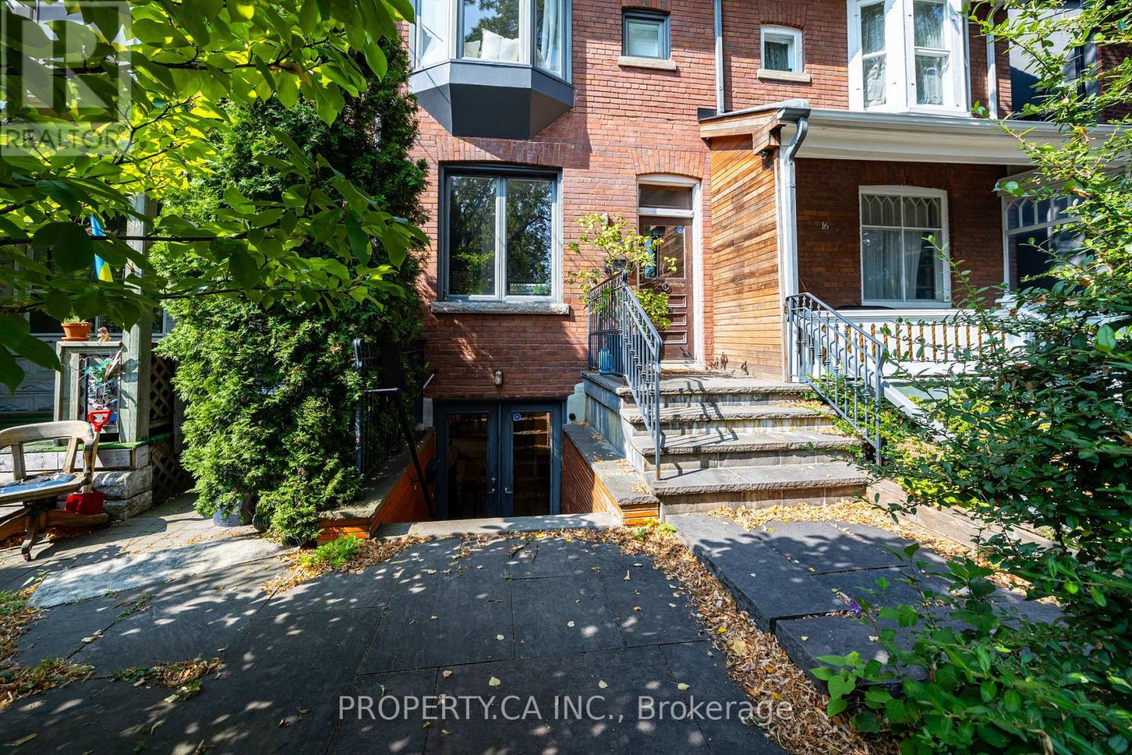 14 Bellwoods Avenue, Toronto, Ontario  M6J 2P4 - Photo 2 - C12577546