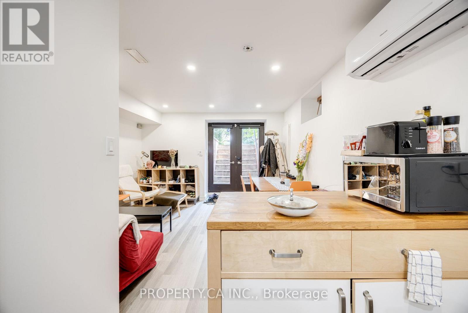 14 Bellwoods Avenue, Toronto, Ontario  M6J 2P4 - Photo 9 - C12577546