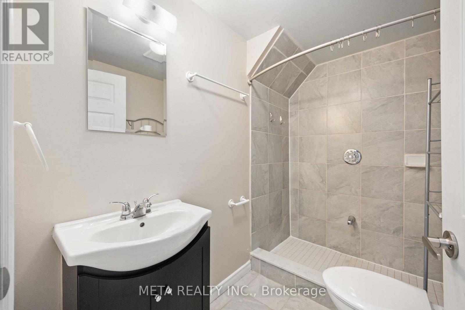 (Bsmt) - 220 Bassett Boulevard, Whitby, Ontario  L1R 1G3 - Photo 27 - E12577488