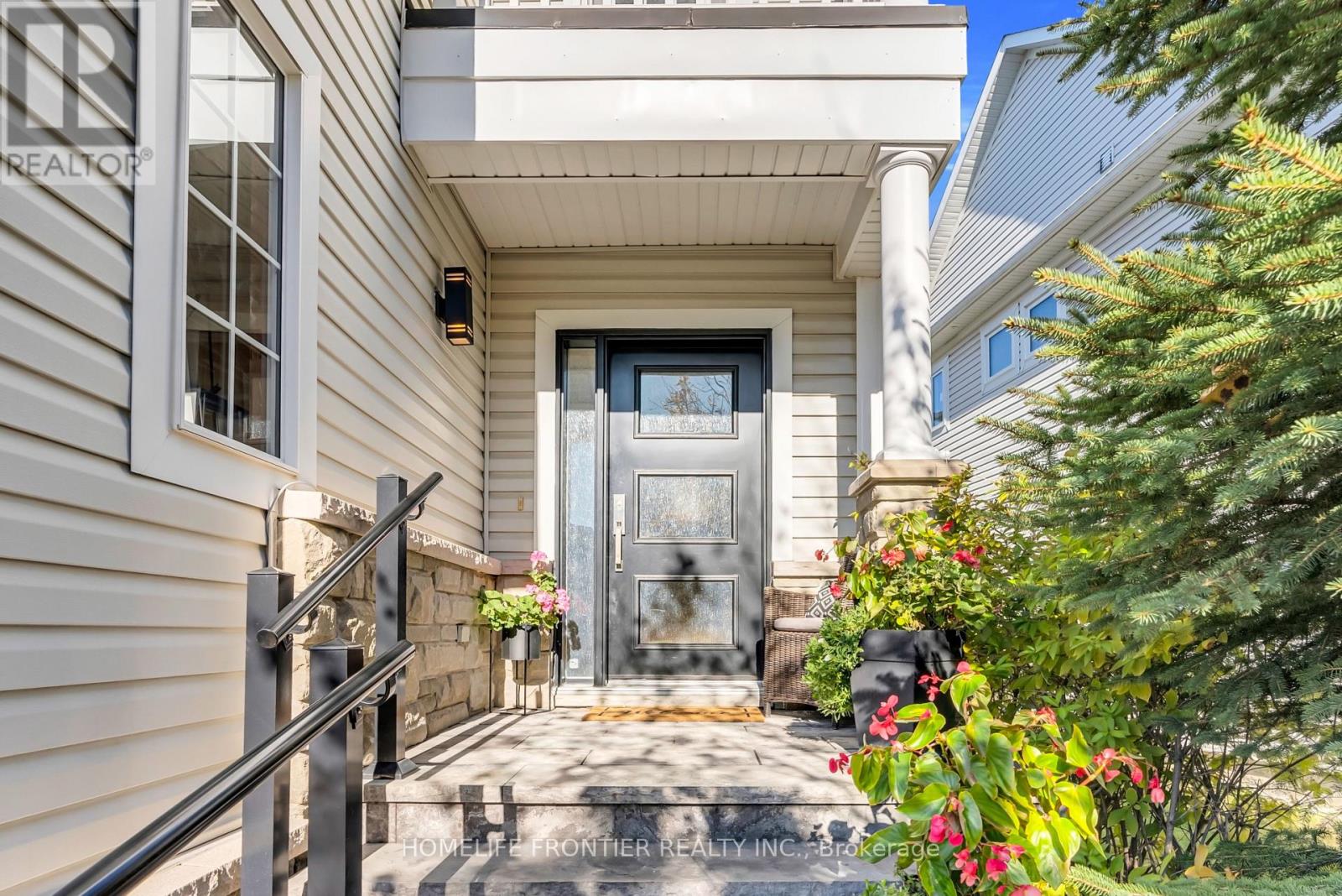 73 Kenilworth Crescent, Whitby, Ontario  L1M 2M7 - Photo 5 - E12577490