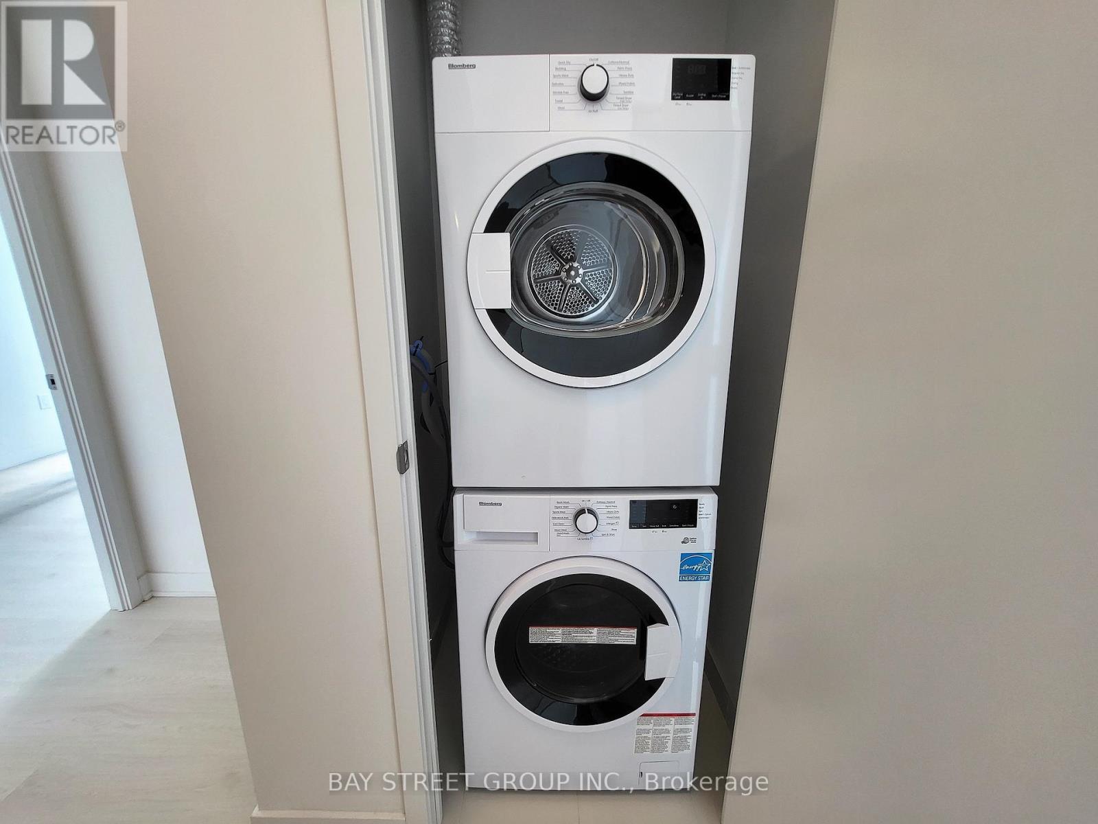 2504 - 3900 Confederation Parkway, Mississauga, Ontario  L5B 0M3 - Photo 14 - W12577486