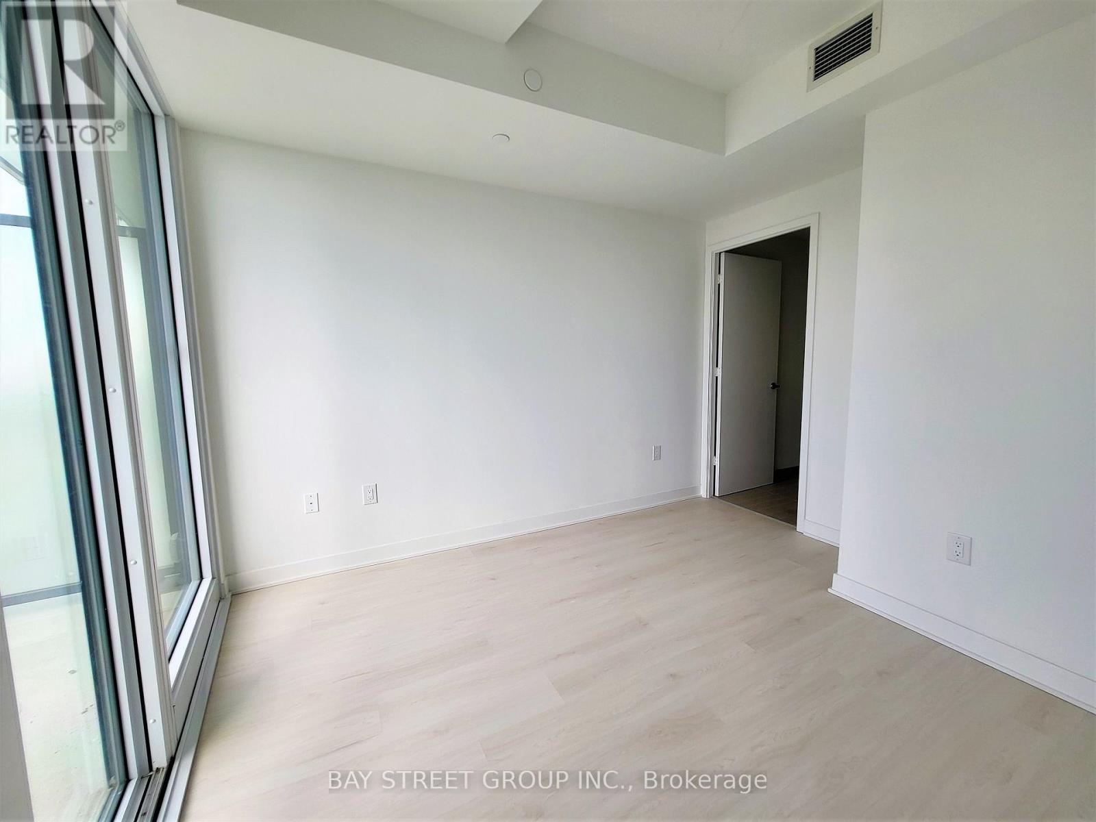 2504 - 3900 Confederation Parkway, Mississauga, Ontario  L5B 0M3 - Photo 19 - W12577486