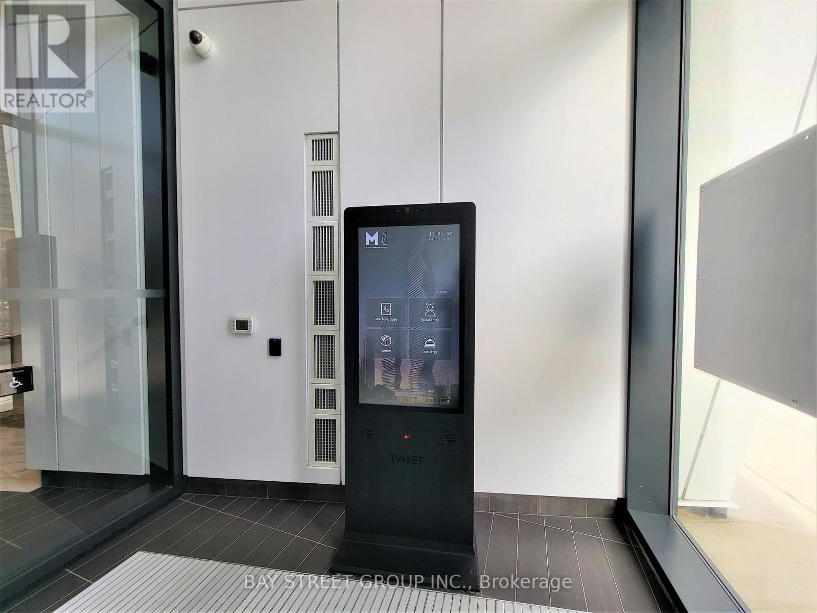 2504 - 3900 Confederation Parkway, Mississauga, Ontario  L5B 0M3 - Photo 2 - W12577486