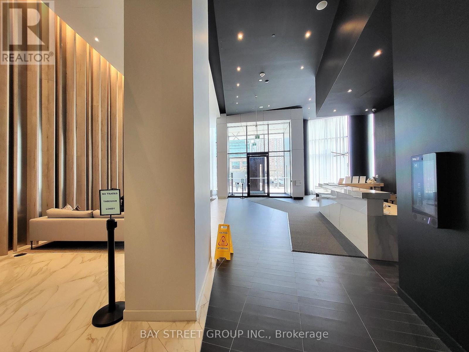 2504 - 3900 Confederation Parkway, Mississauga, Ontario  L5B 0M3 - Photo 5 - W12577486