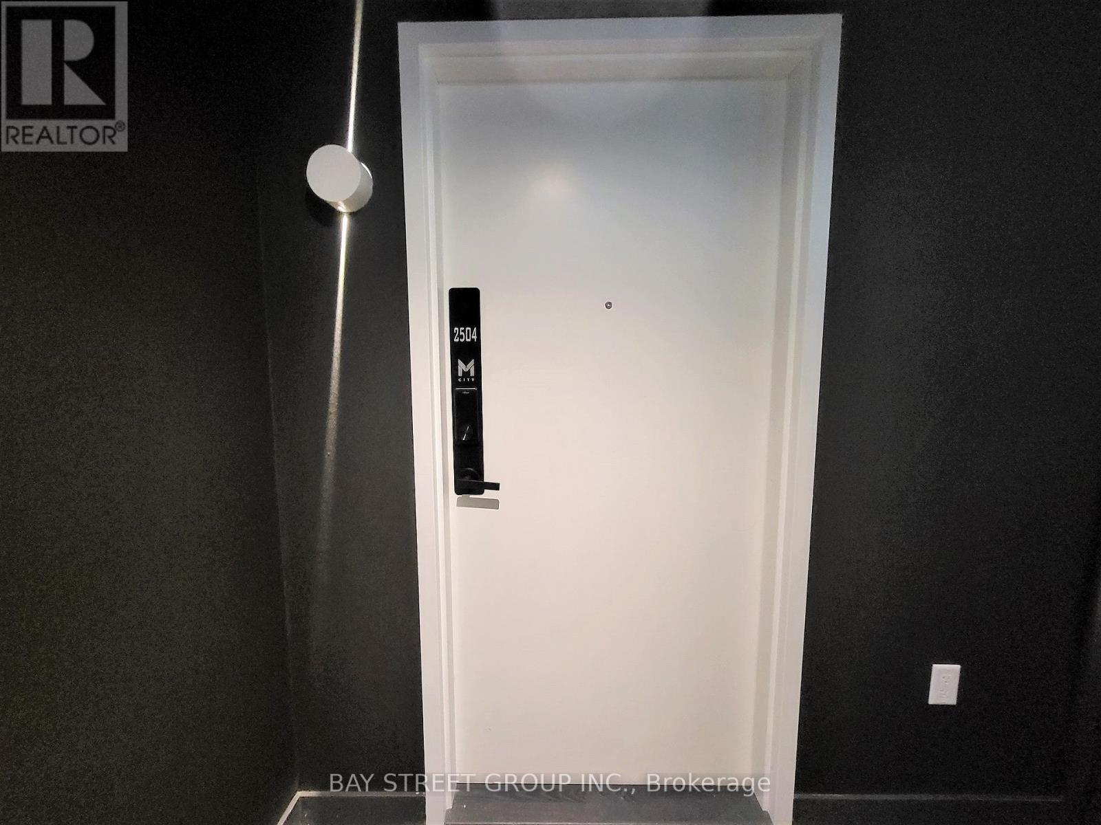 2504 - 3900 Confederation Parkway, Mississauga, Ontario  L5B 0M3 - Photo 7 - W12577486
