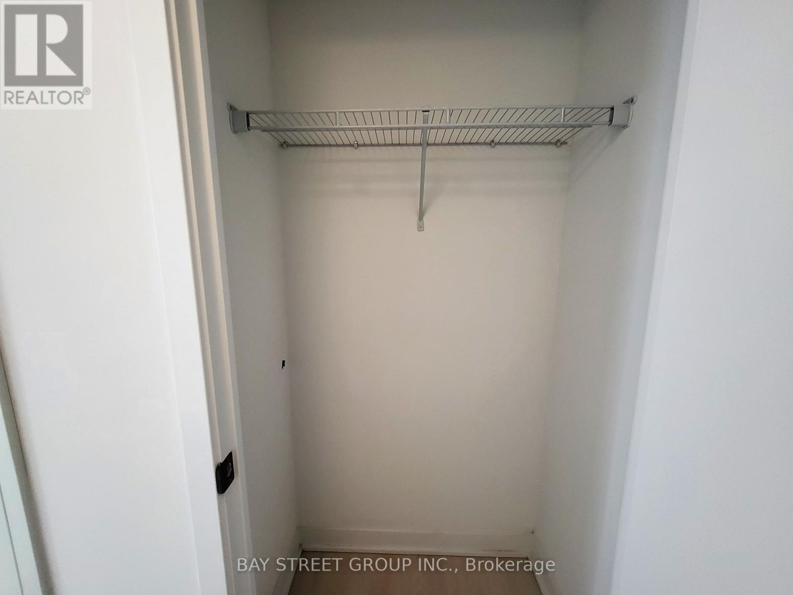 2504 - 3900 Confederation Parkway, Mississauga, Ontario  L5B 0M3 - Photo 9 - W12577486