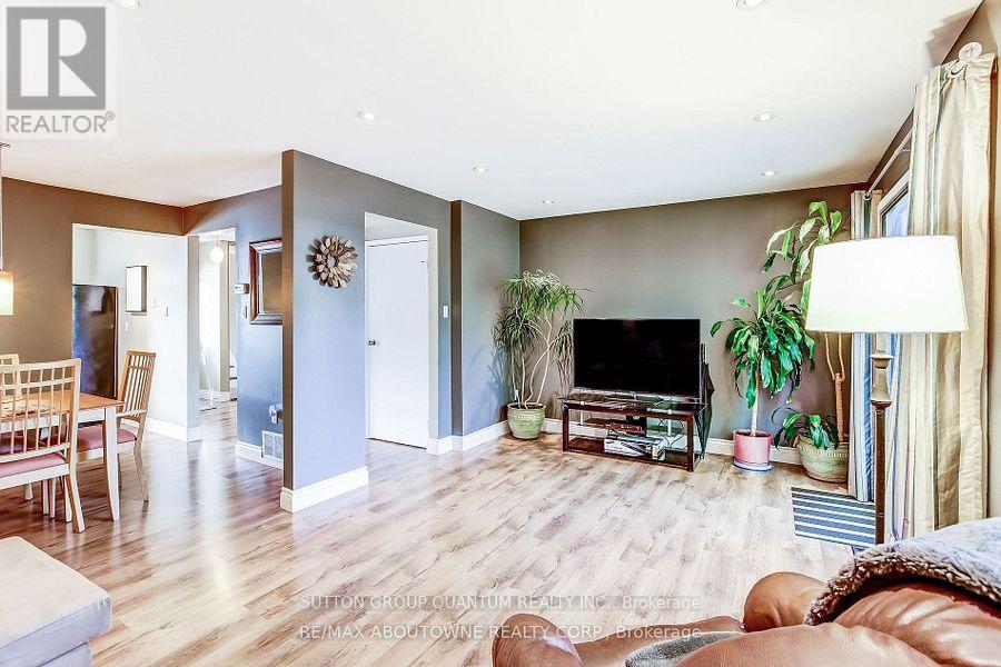 29 - 1055 Shawnmarr Road, Mississauga, Ontario  L5H 3V2 - Photo 11 - W12577520