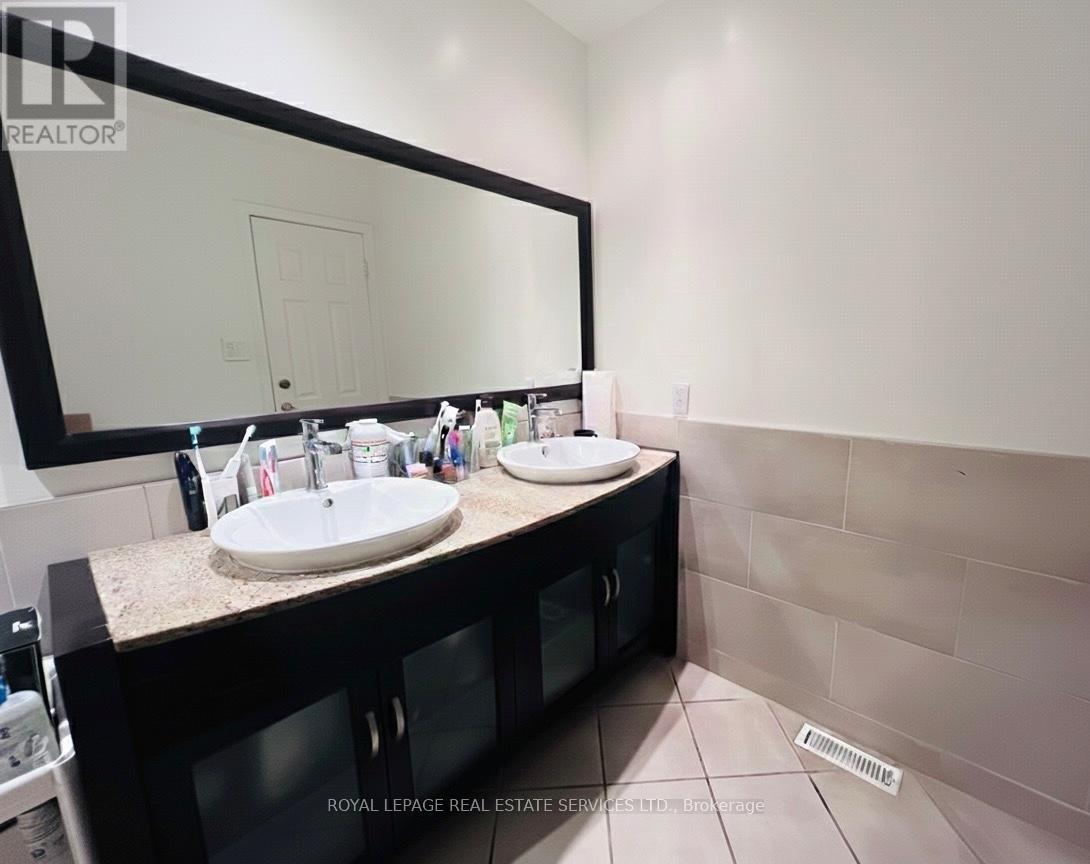 Upper - 162 Chalfield Lane, Mississauga, Ontario  L4Z 1L3 - Photo 16 - W12577532