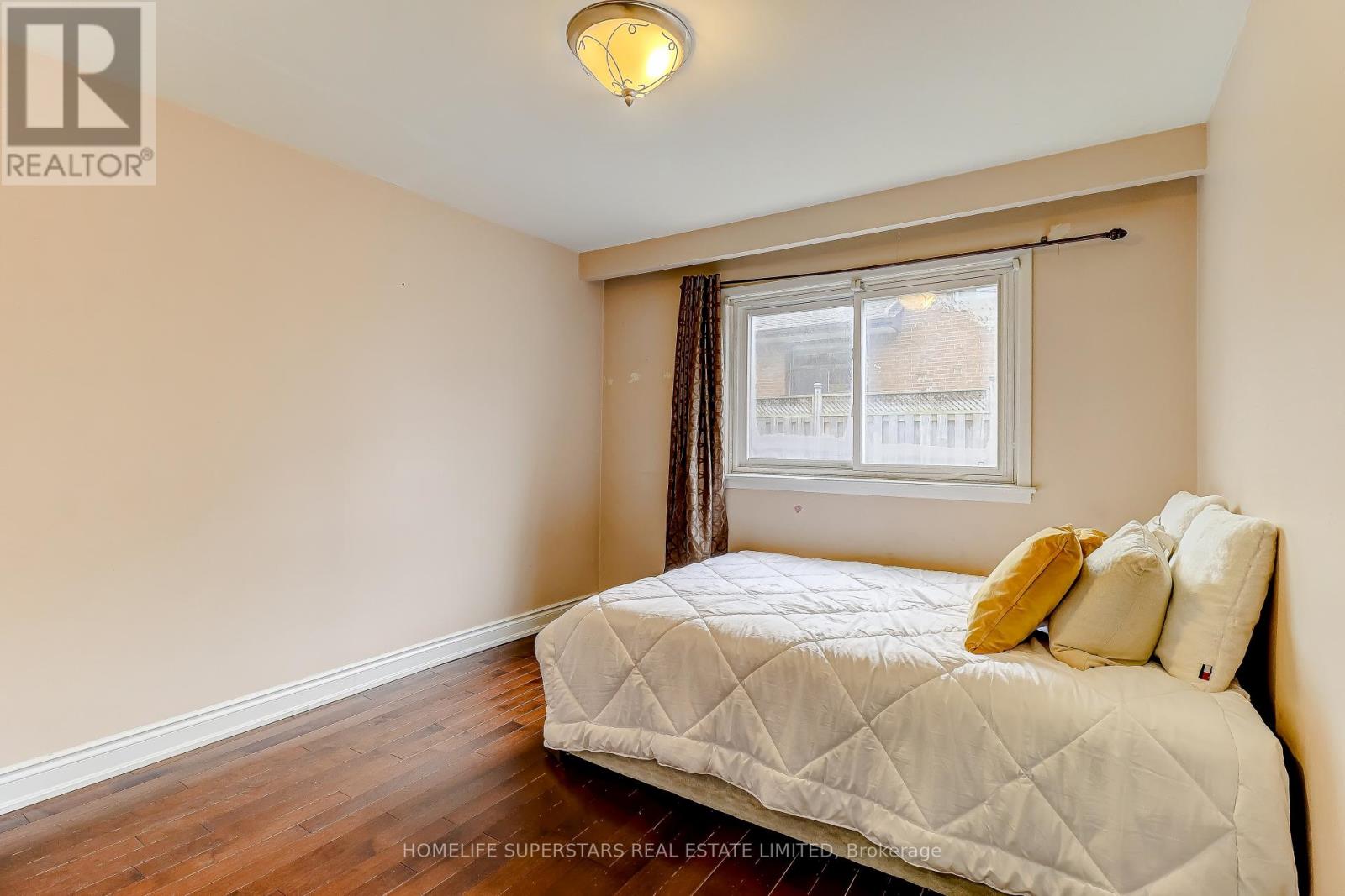 1413 Safeway Crescent, Mississauga, Ontario  L4X 1H8 - Photo 16 - W12577544