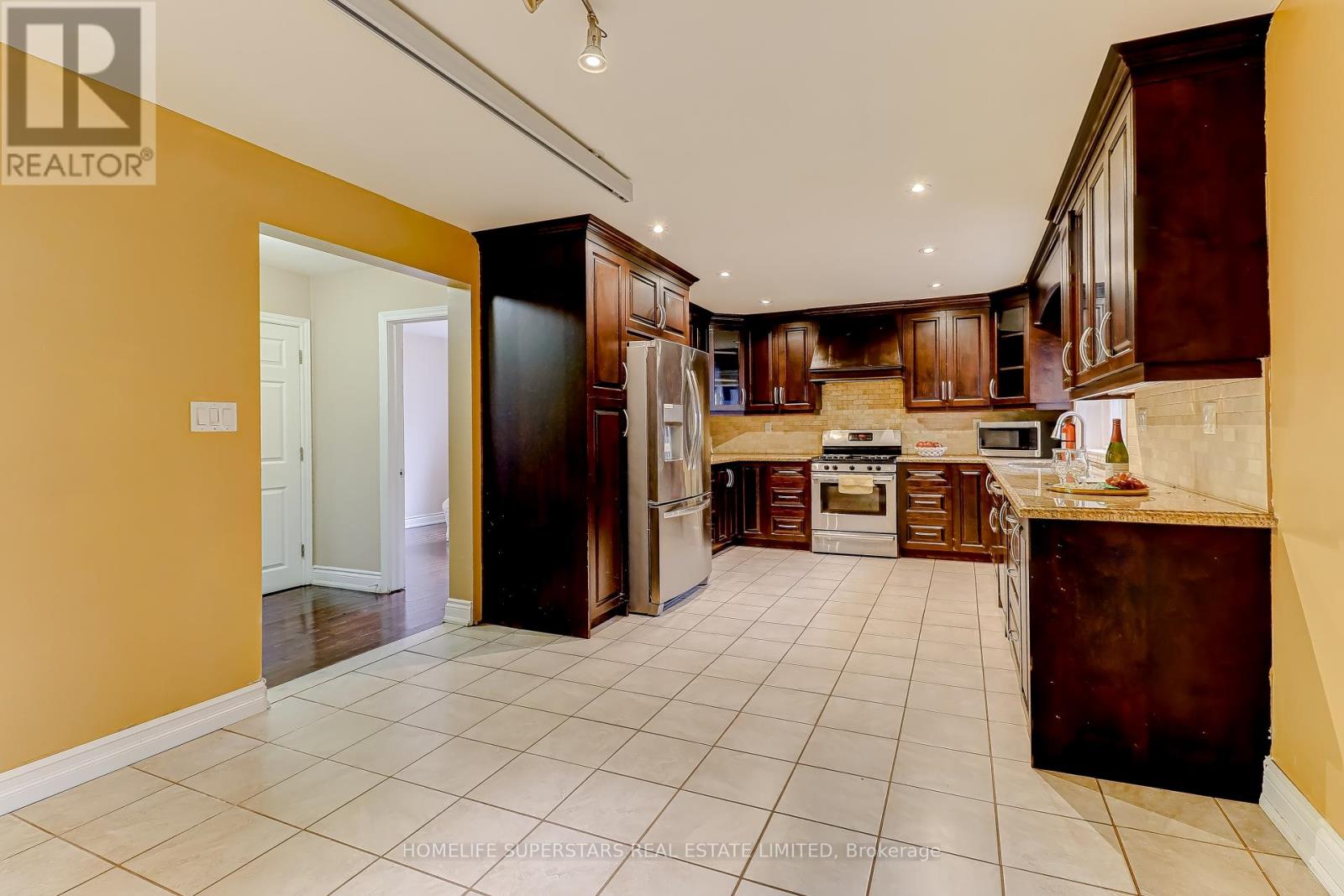 1413 Safeway Crescent, Mississauga, Ontario  L4X 1H8 - Photo 19 - W12577544