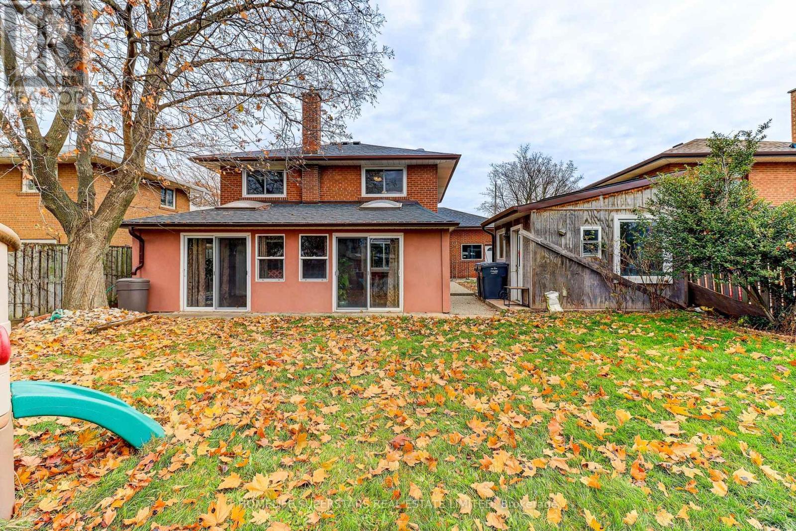 1413 Safeway Crescent, Mississauga, Ontario  L4X 1H8 - Photo 23 - W12577544