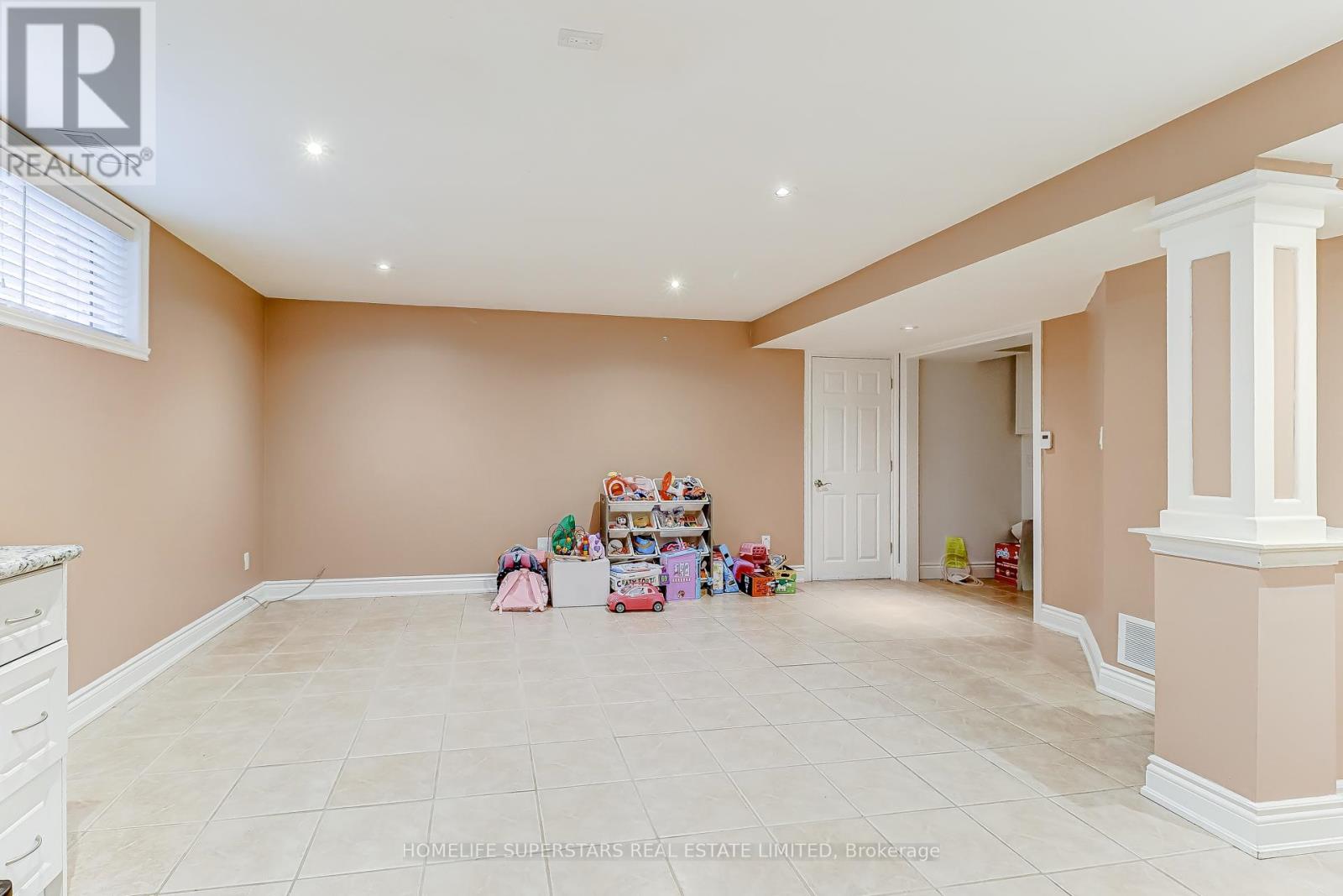 1413 Safeway Crescent, Mississauga, Ontario  L4X 1H8 - Photo 29 - W12577544