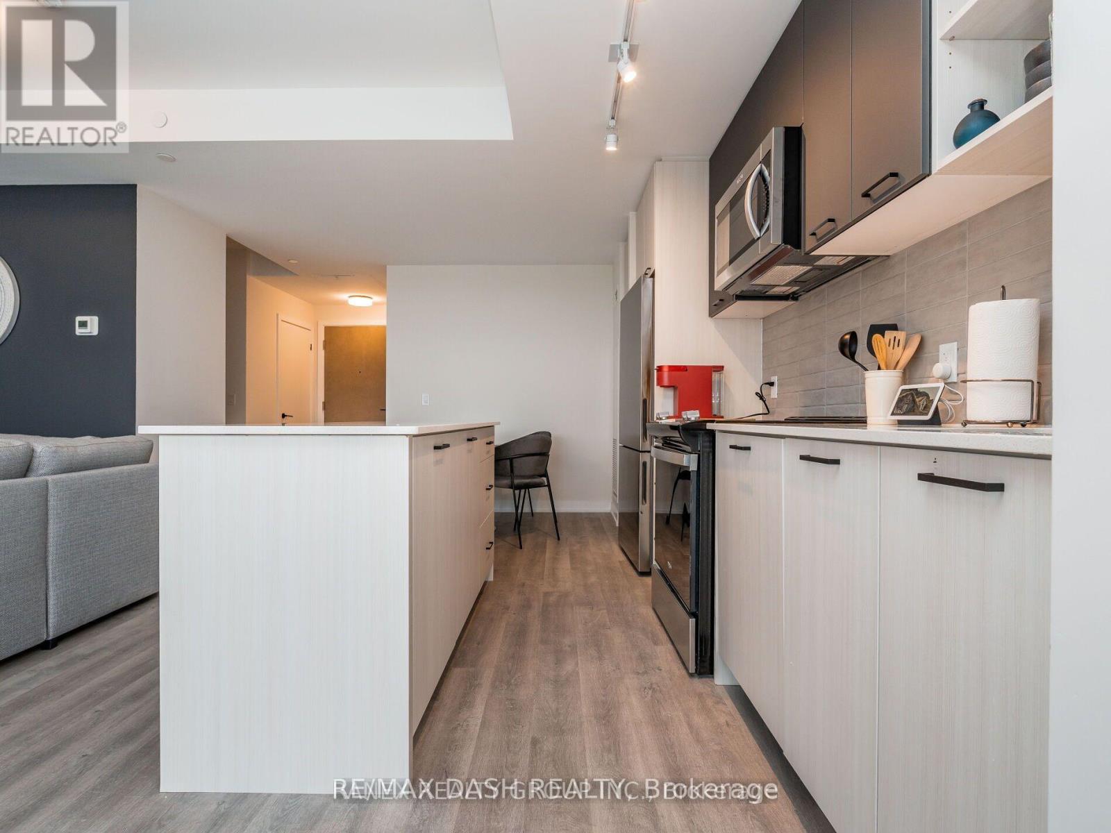 723 - 2300 St. Clair Avenue W, Toronto, Ontario  M6N 1K8 - Photo 18 - W12577550