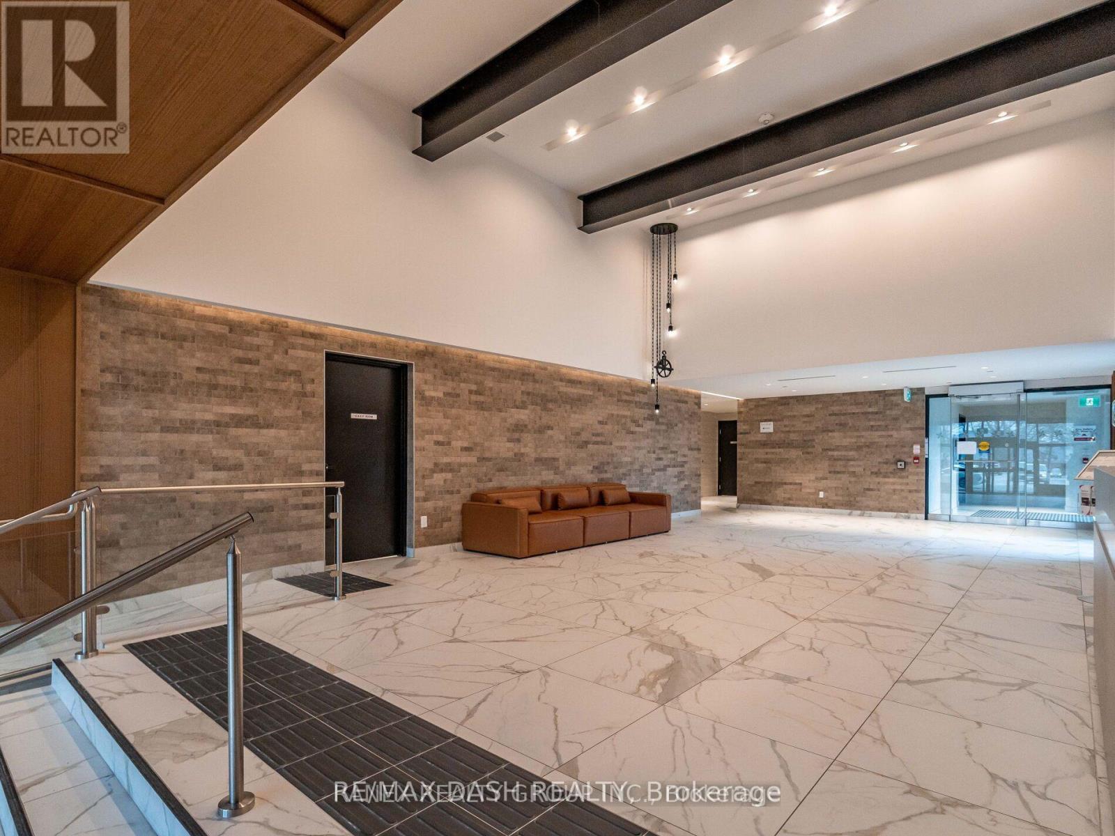 723 - 2300 St. Clair Avenue W, Toronto, Ontario  M6N 1K8 - Photo 2 - W12577550